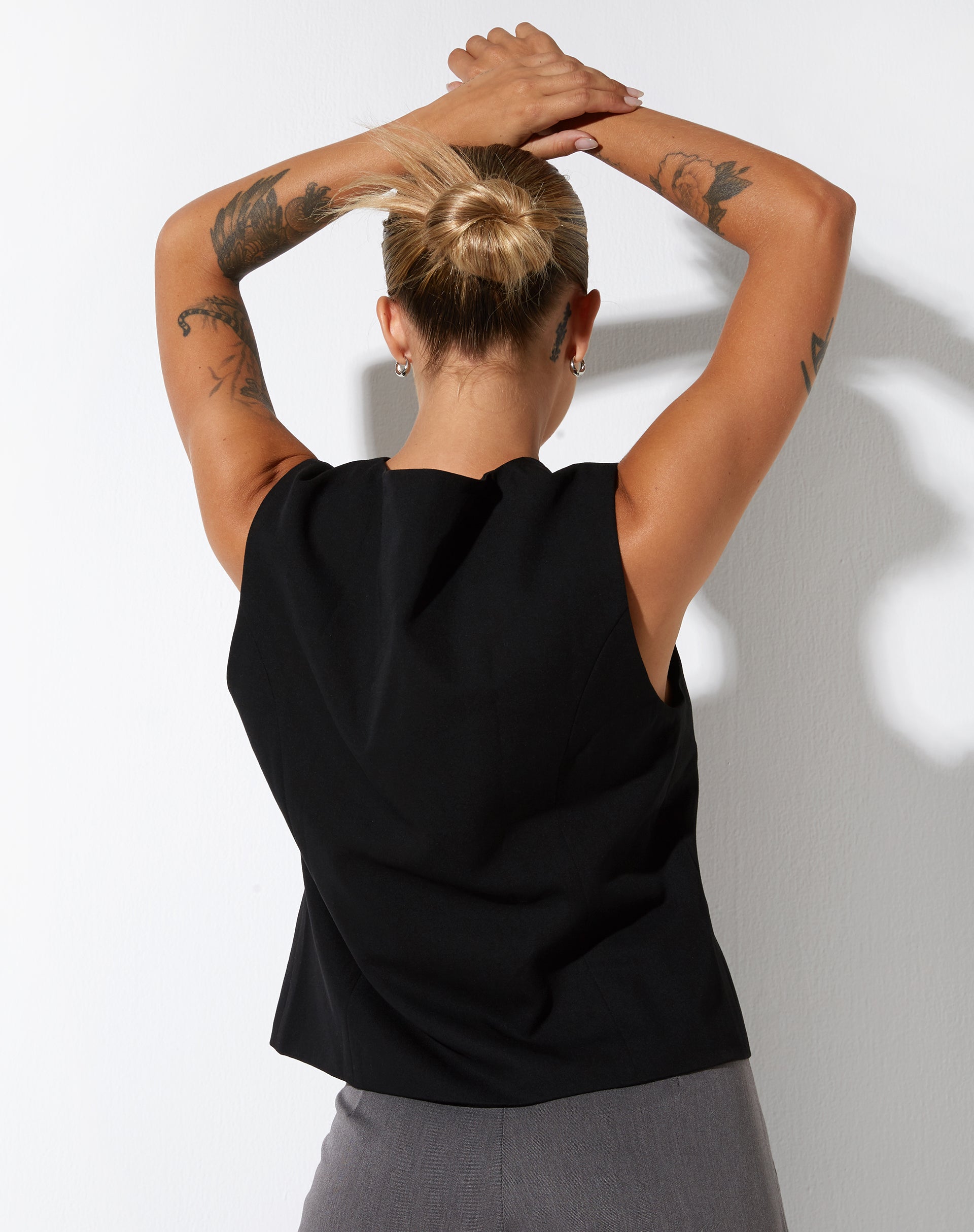 immagine del gilet Gavan in nero sartoriale