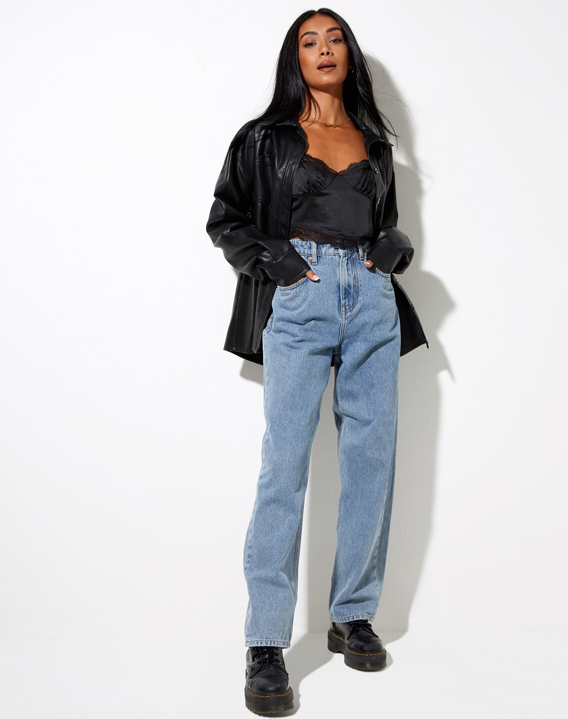 Immagine di Gemlou Cami Top in Satin Nero
