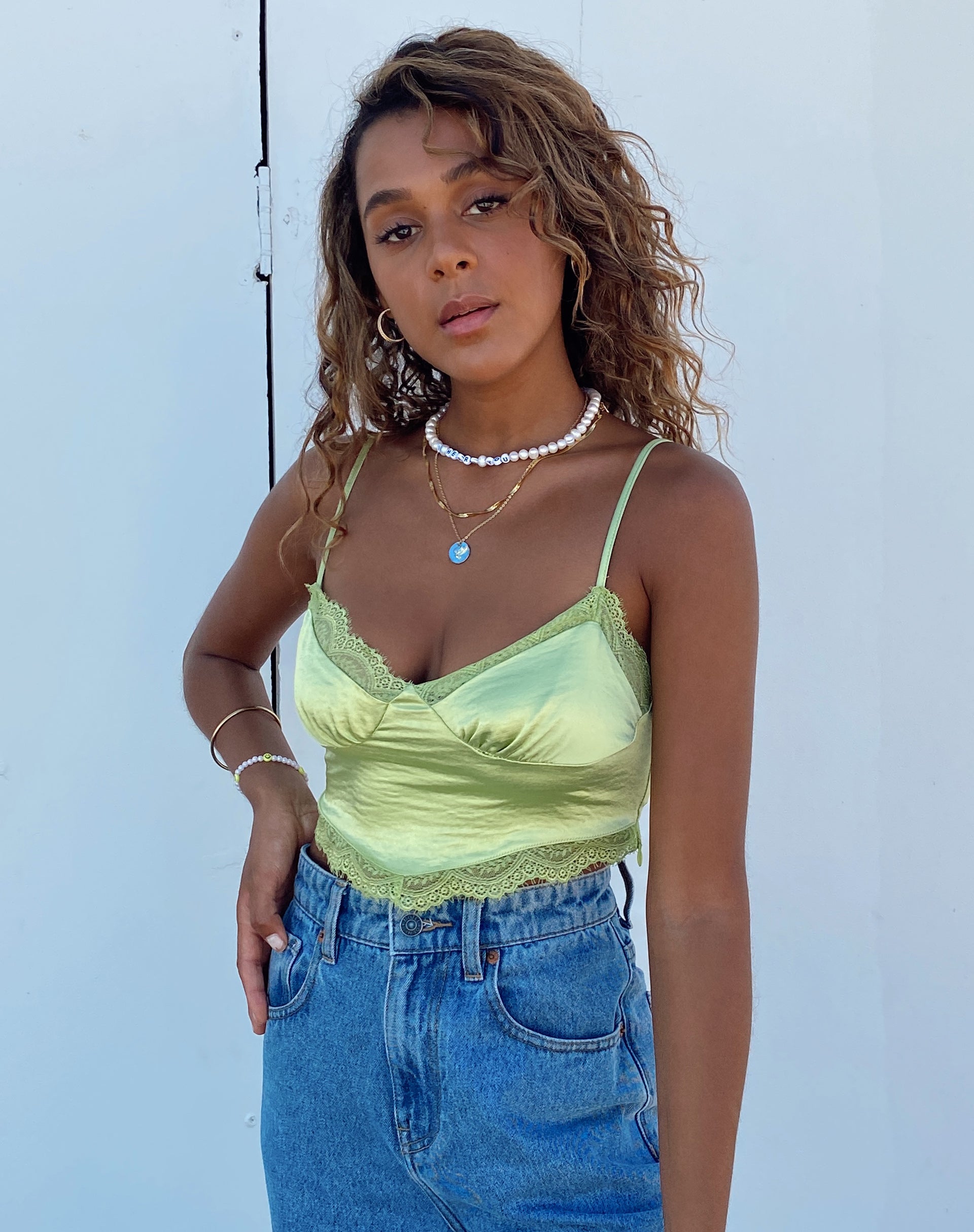 Immagine di Gemlou Cami Top in raso verde lime