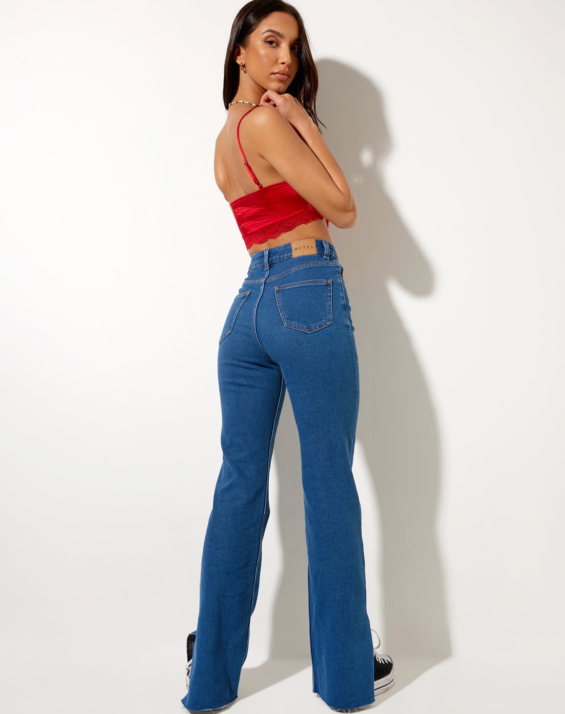 Immagine di Gemlou Cami Top in satin rosso