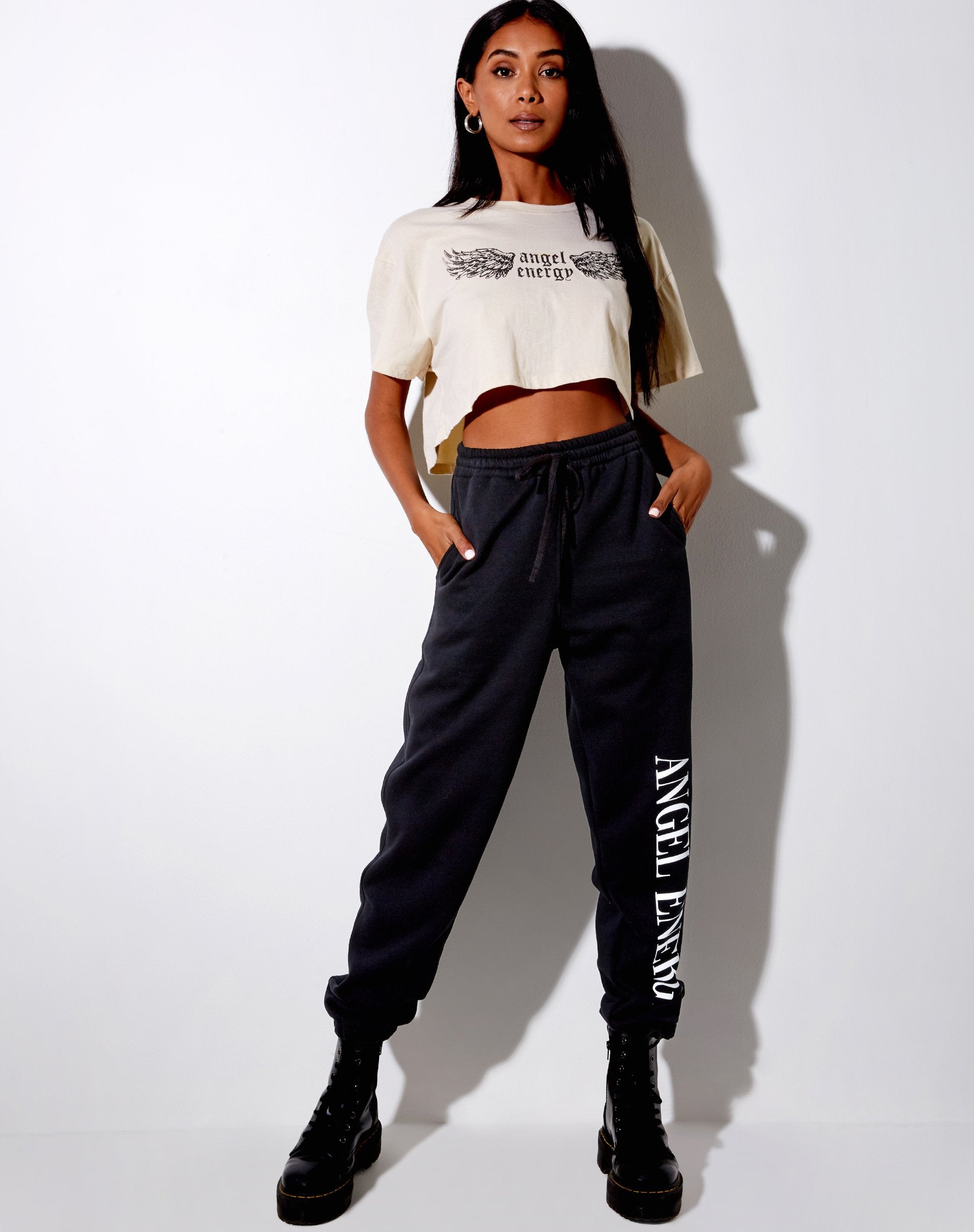 Immagine di Georgi Cropped Tee in Stone Angel Energy Wings