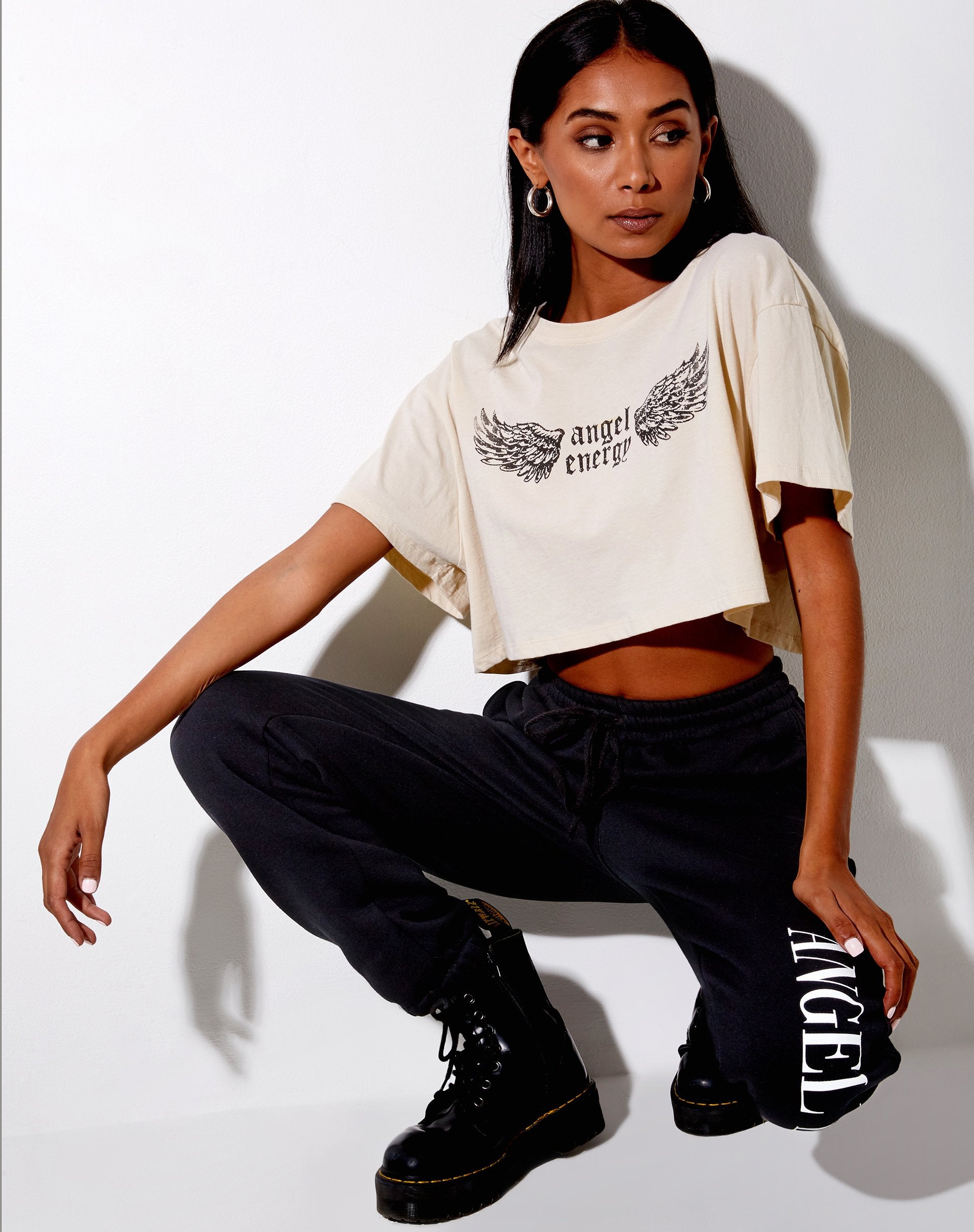 Immagine di Georgi Cropped Tee in Stone Angel Energy Wings