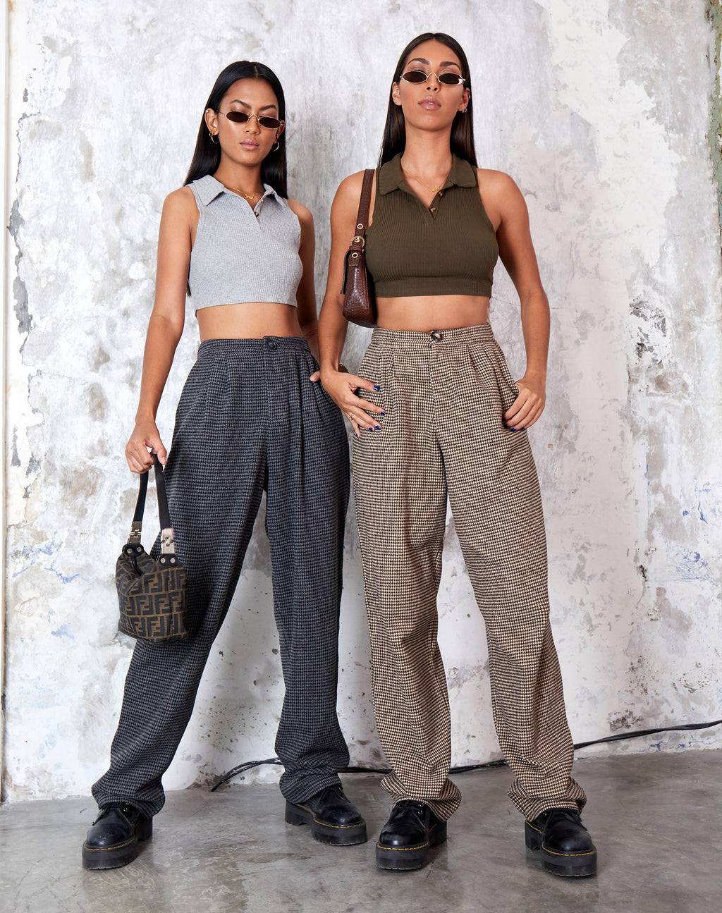 Pantaloni a gamba larga Misha in pied-de-poule marrone