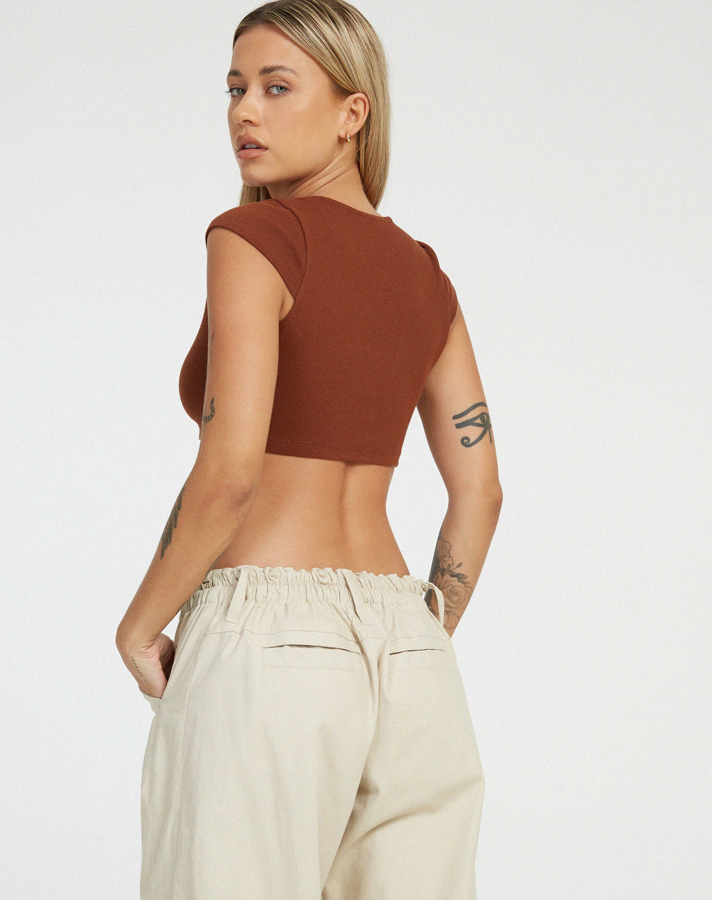 Crop Top Guanna in marrone scuro