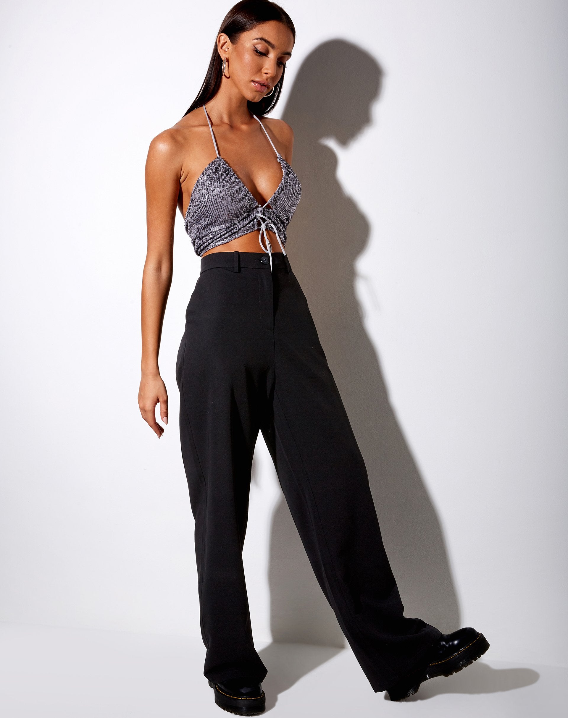 Immagine di Halpi Crop Top in drappeggio di paillettes argento
