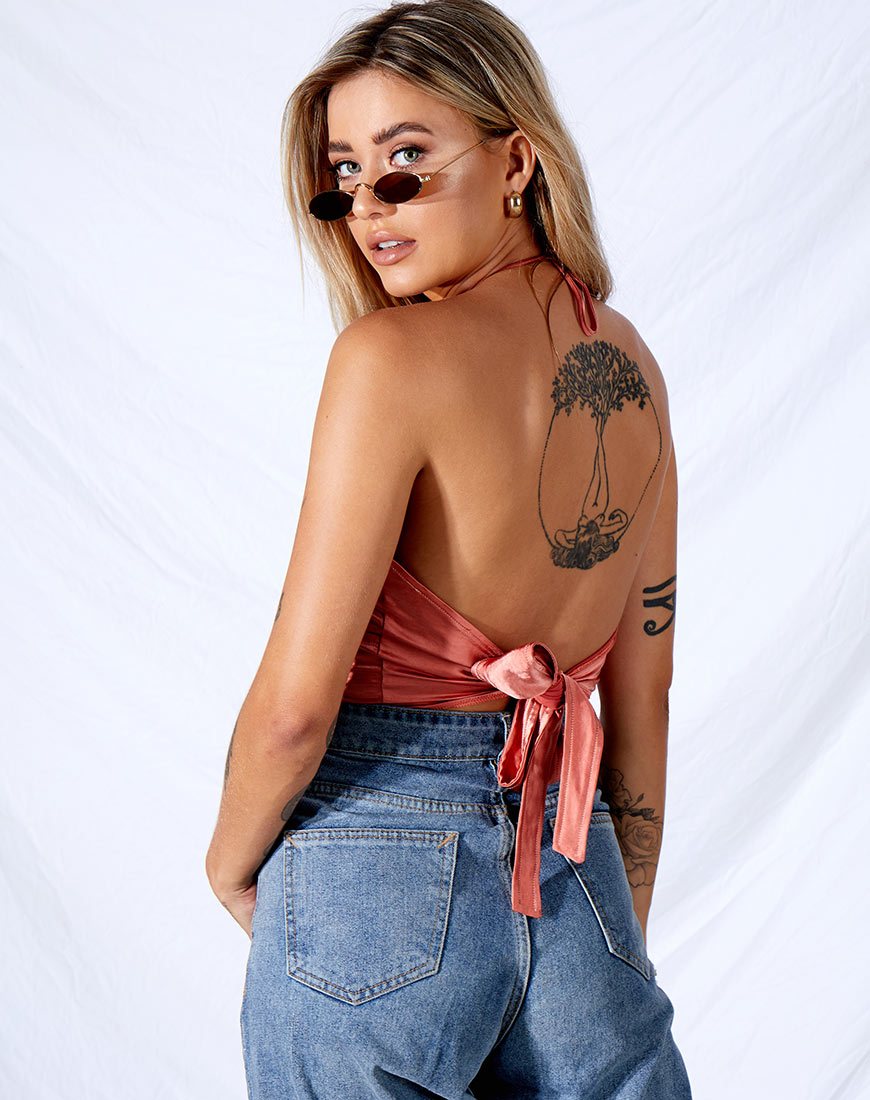 Immagine di Haltri Crop Top in Satin Coral