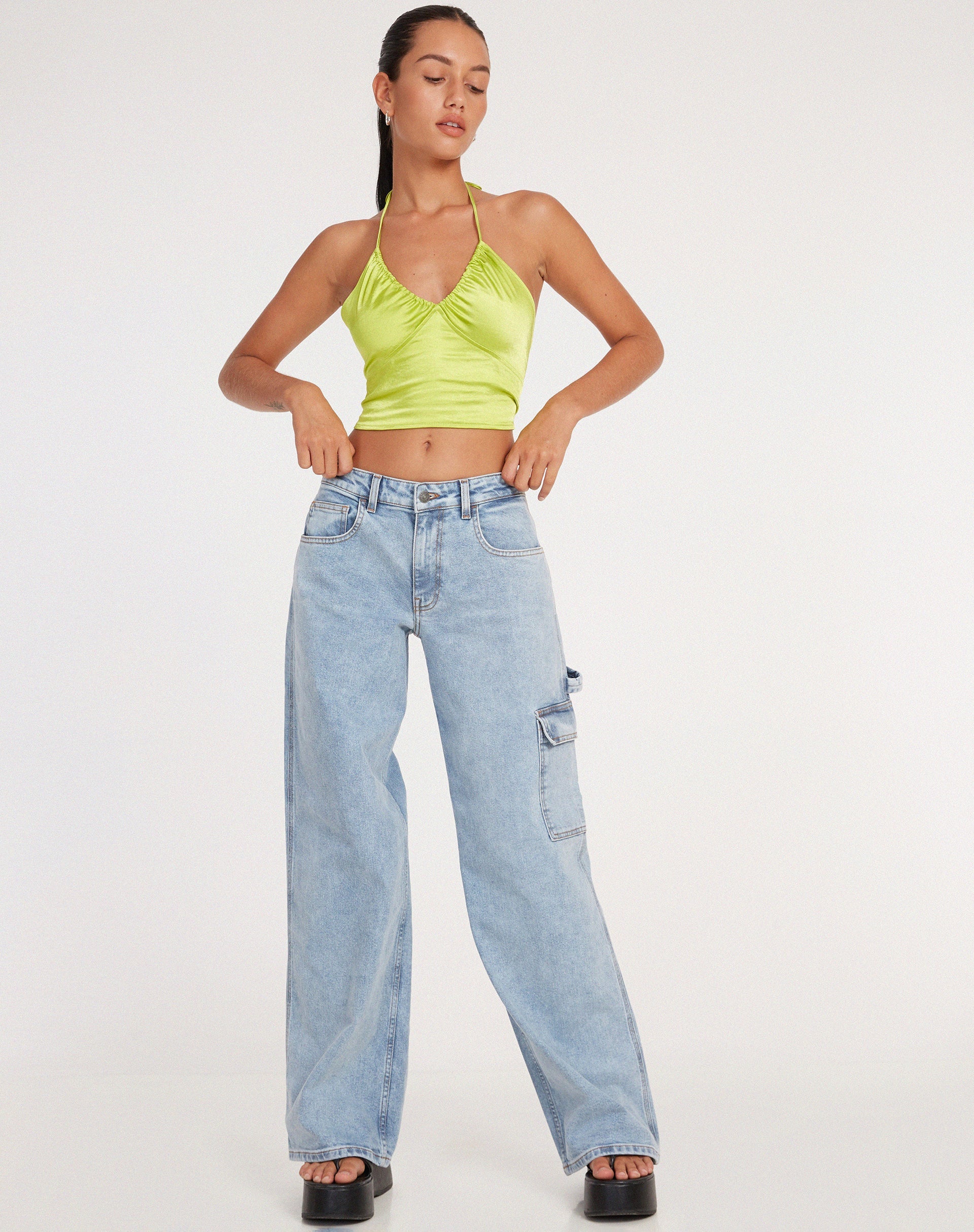 immagine di Haltri Crop Top in satin verde lime