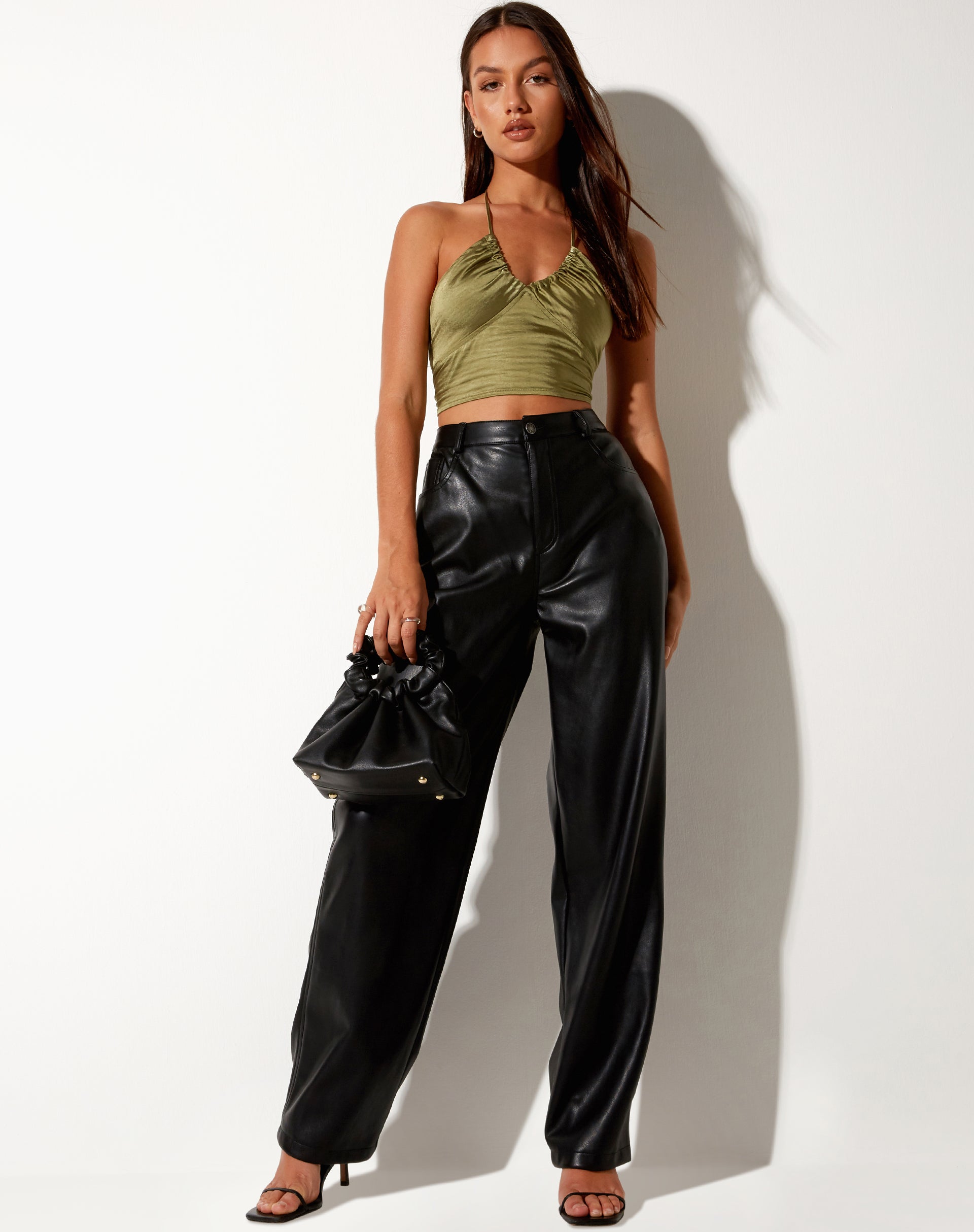 Immagine di Haltri Crop Top in Satin Olive