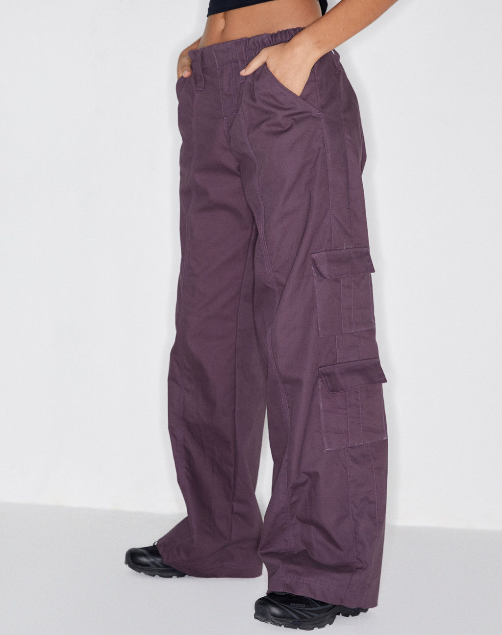 Pantaloni Hansa Cargo in Panama viola scuro