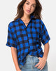 Immagine della camicia hawaiana oversize in tartan blu