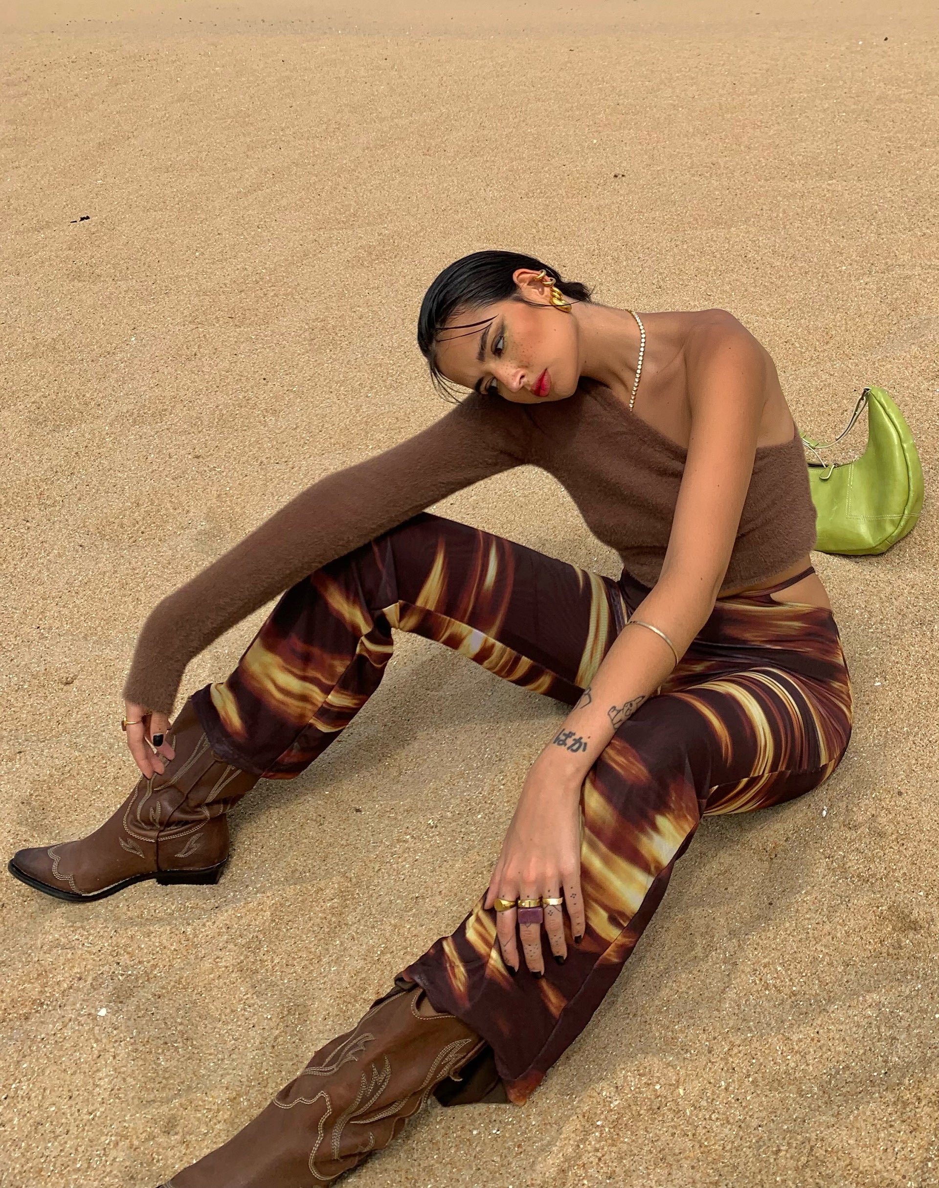 Immagine di MOTEL X IRIS Mares Flare Trouser in Bleach Drip