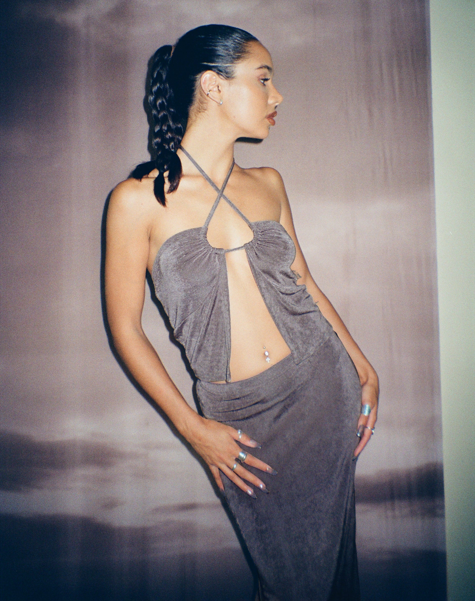 immagine di Hiriko Halter Top in Charcoal