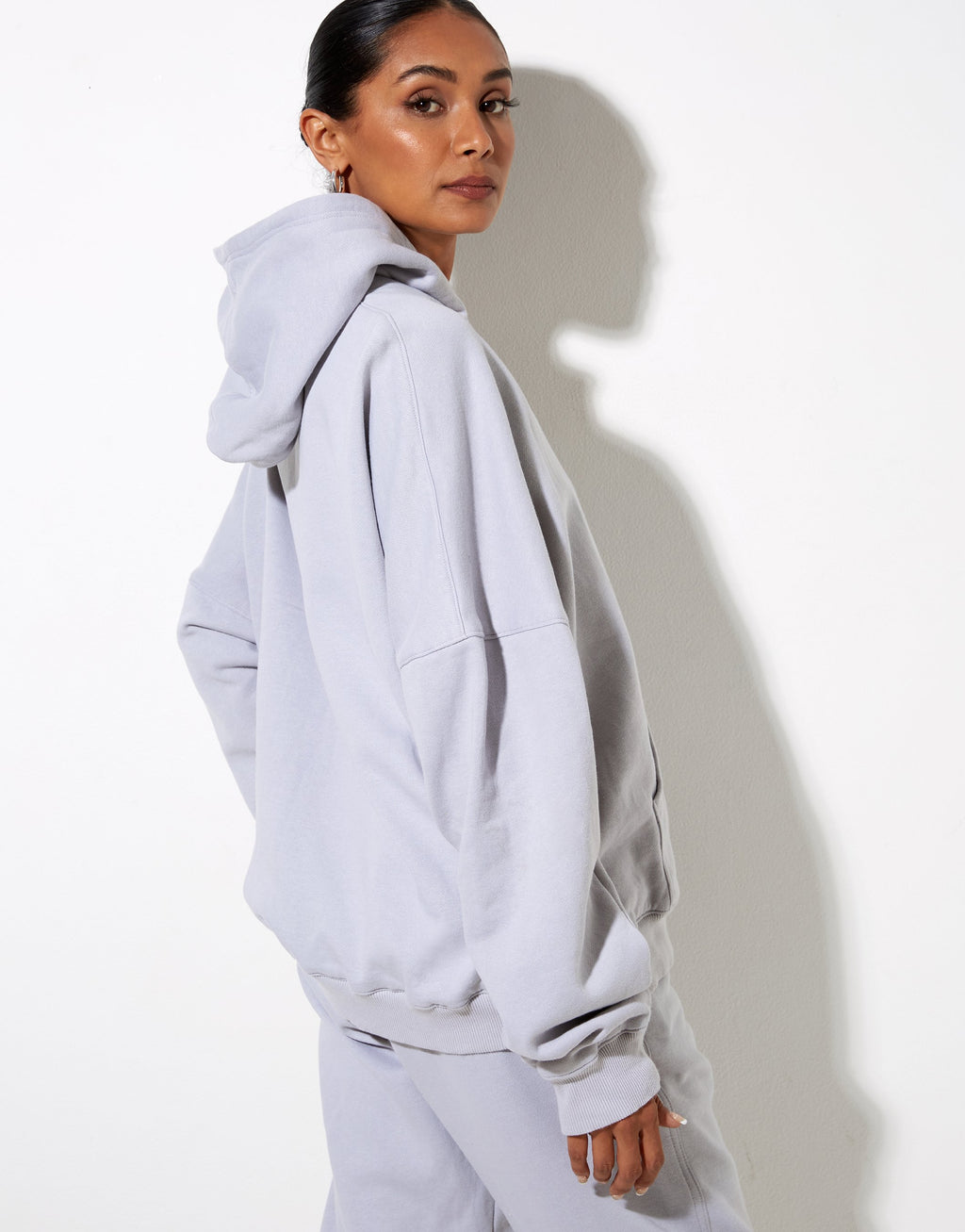 Felpa con cappuccio Hollack in Lunar Rock con etichetta Motel Work Clothing Embro
