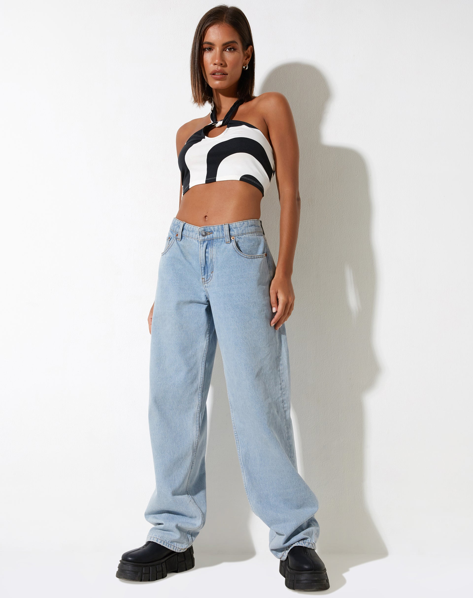 Crop Top Iamah in bianco e nero con volute opache
