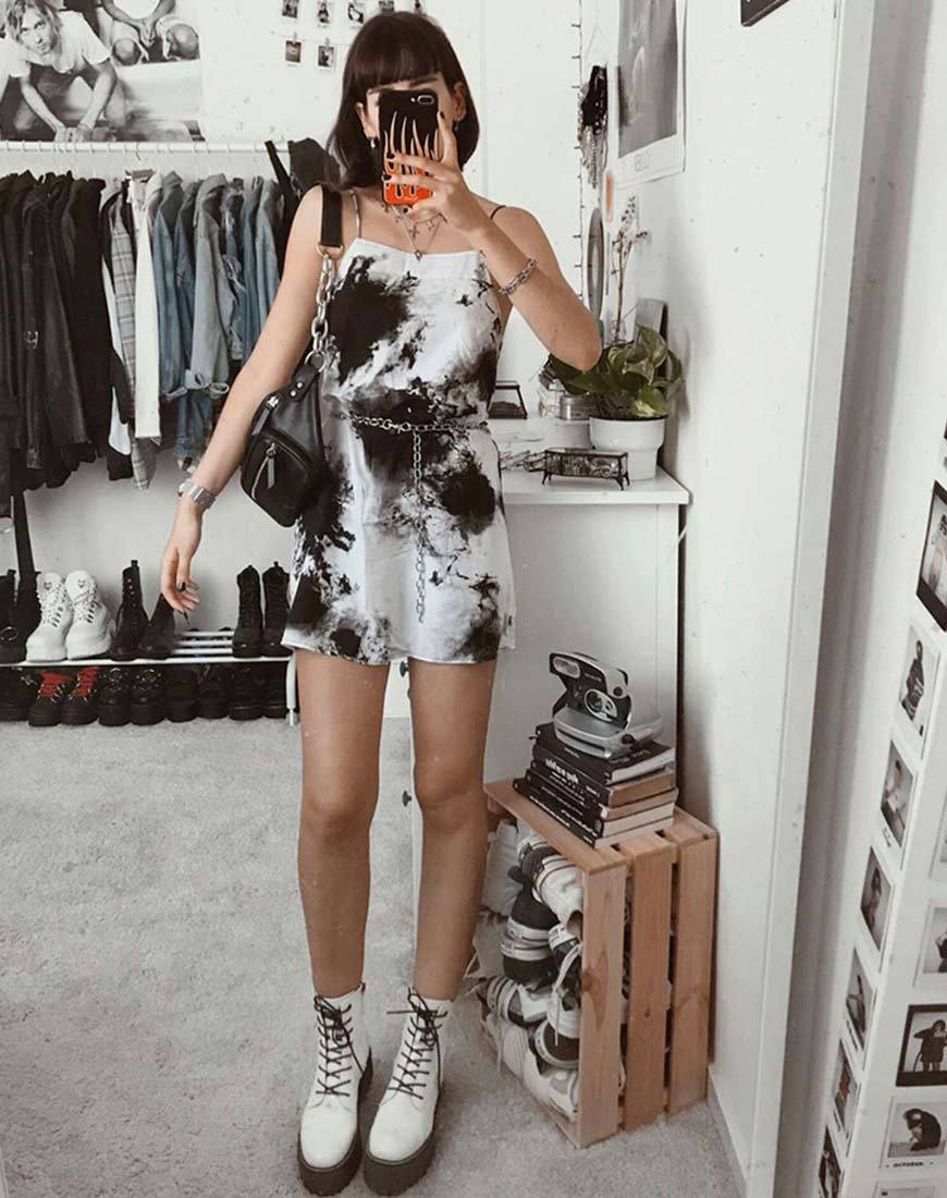 Sagha Slip Dress in Mono Tie Dye nero e bianco