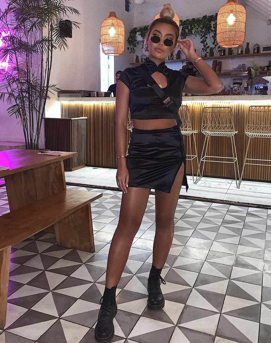 Immagine di Lina Crop Top in raso nero