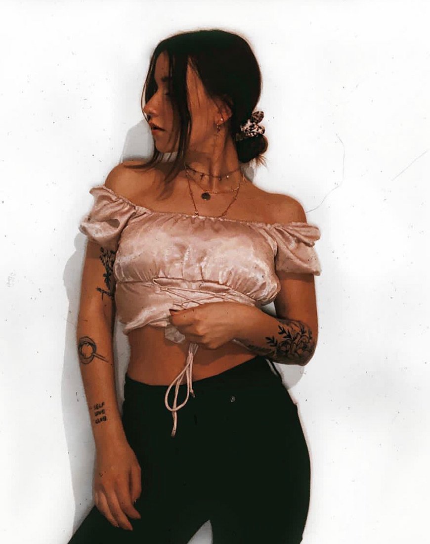 Immagine di Ruiz Off The Shoulder Top in raso Dusty Rose