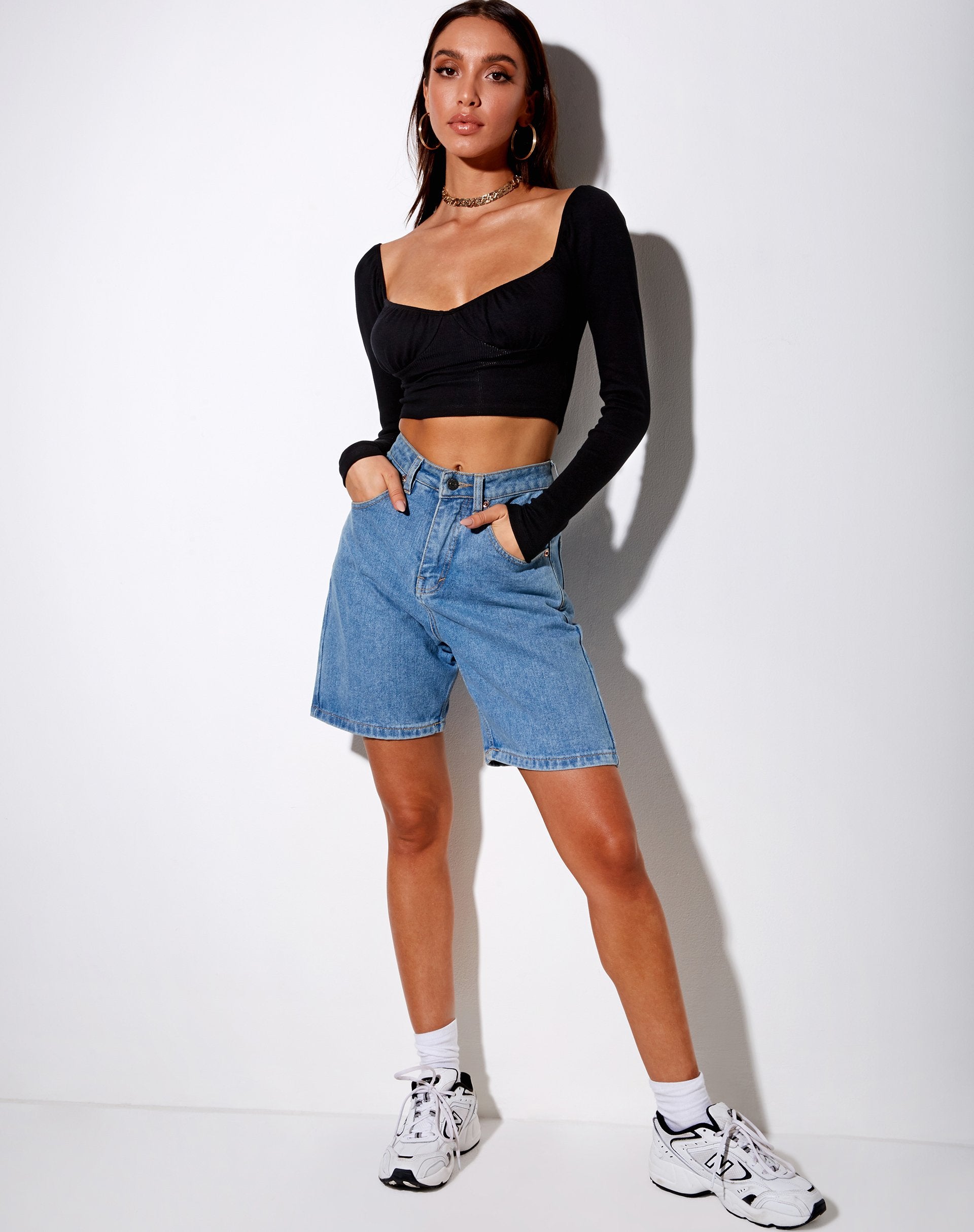 Immagine di Inalo Crop Top a costine nero