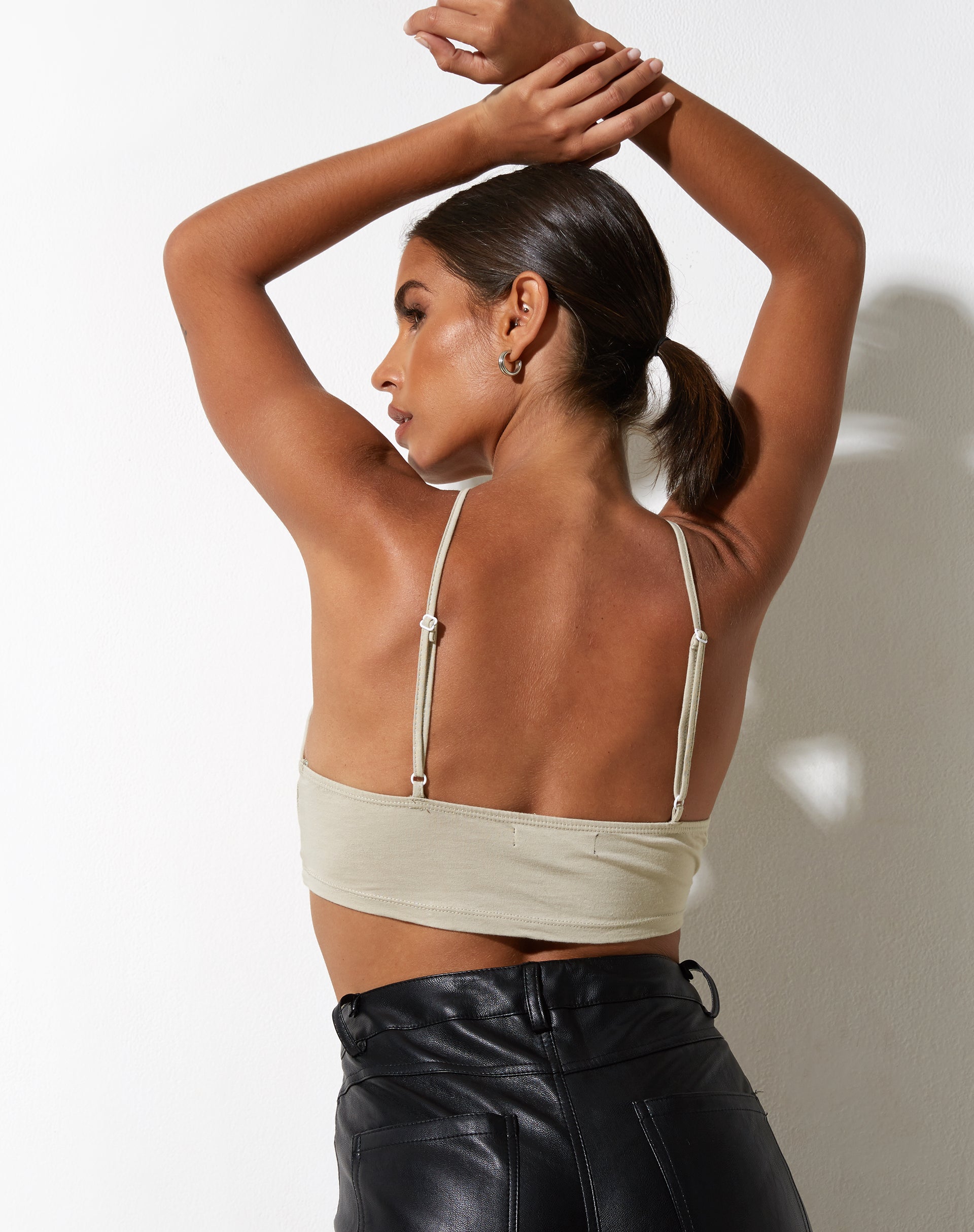 immagine di Intan Crop Top in Latte di cocco