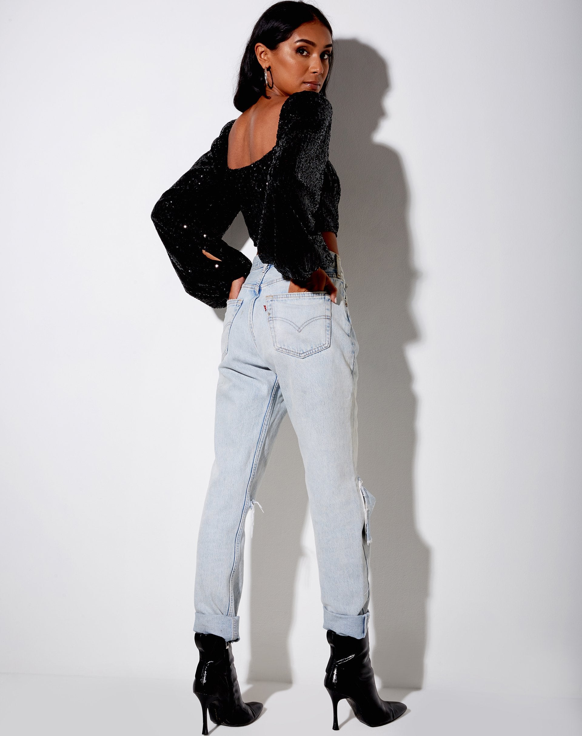 Immagine di Irene Crop Top in Drape Sequin Nero