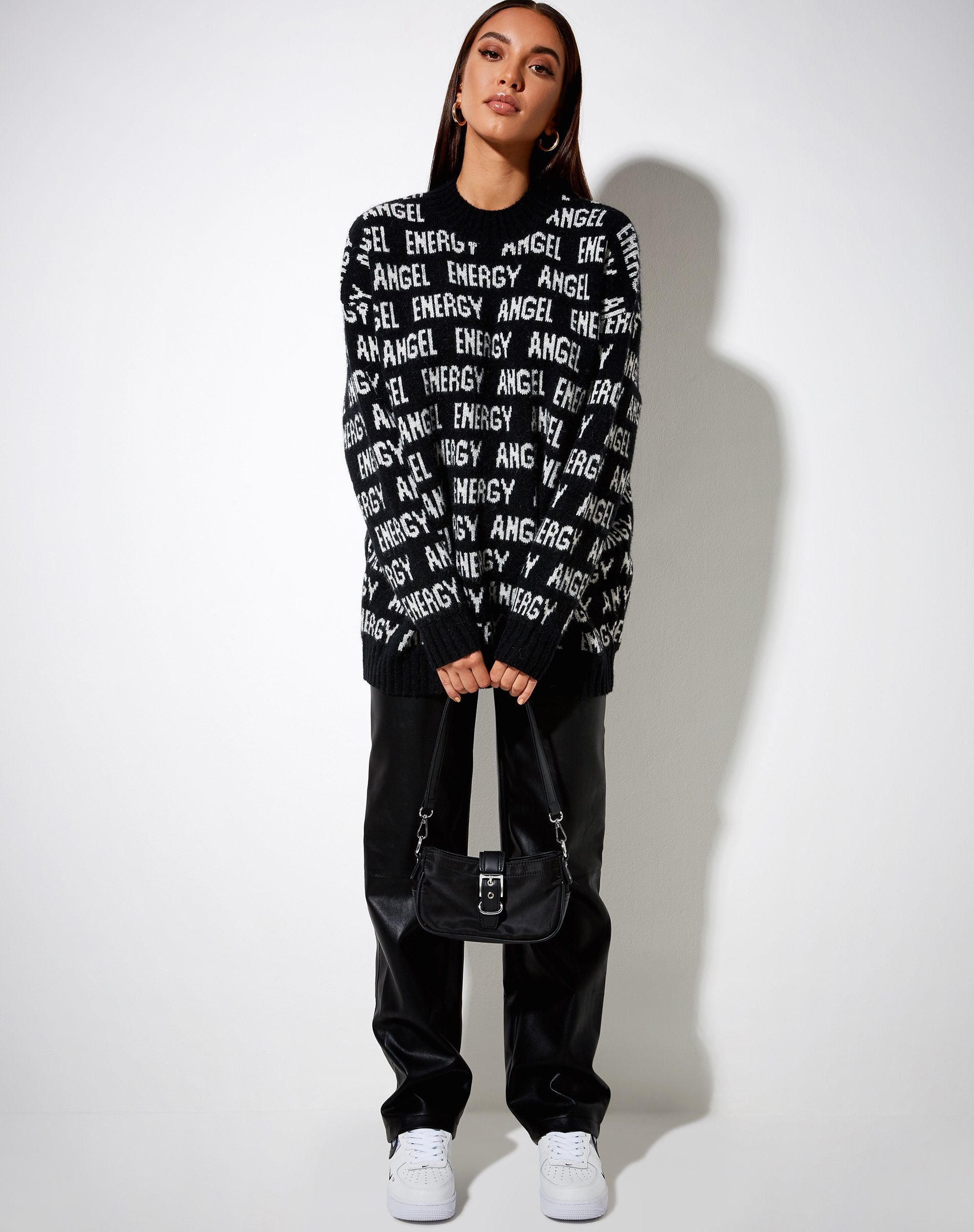 Immagine di Iskov Jumper in nero con Angel Energy avorio