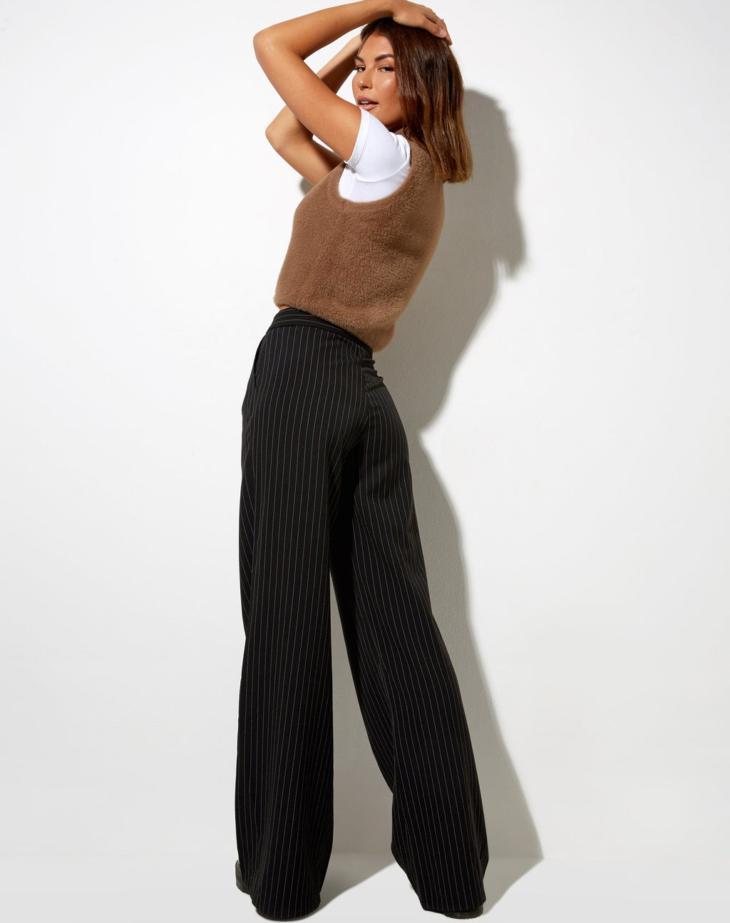 Pantaloni svasati Ivo in gessato nero