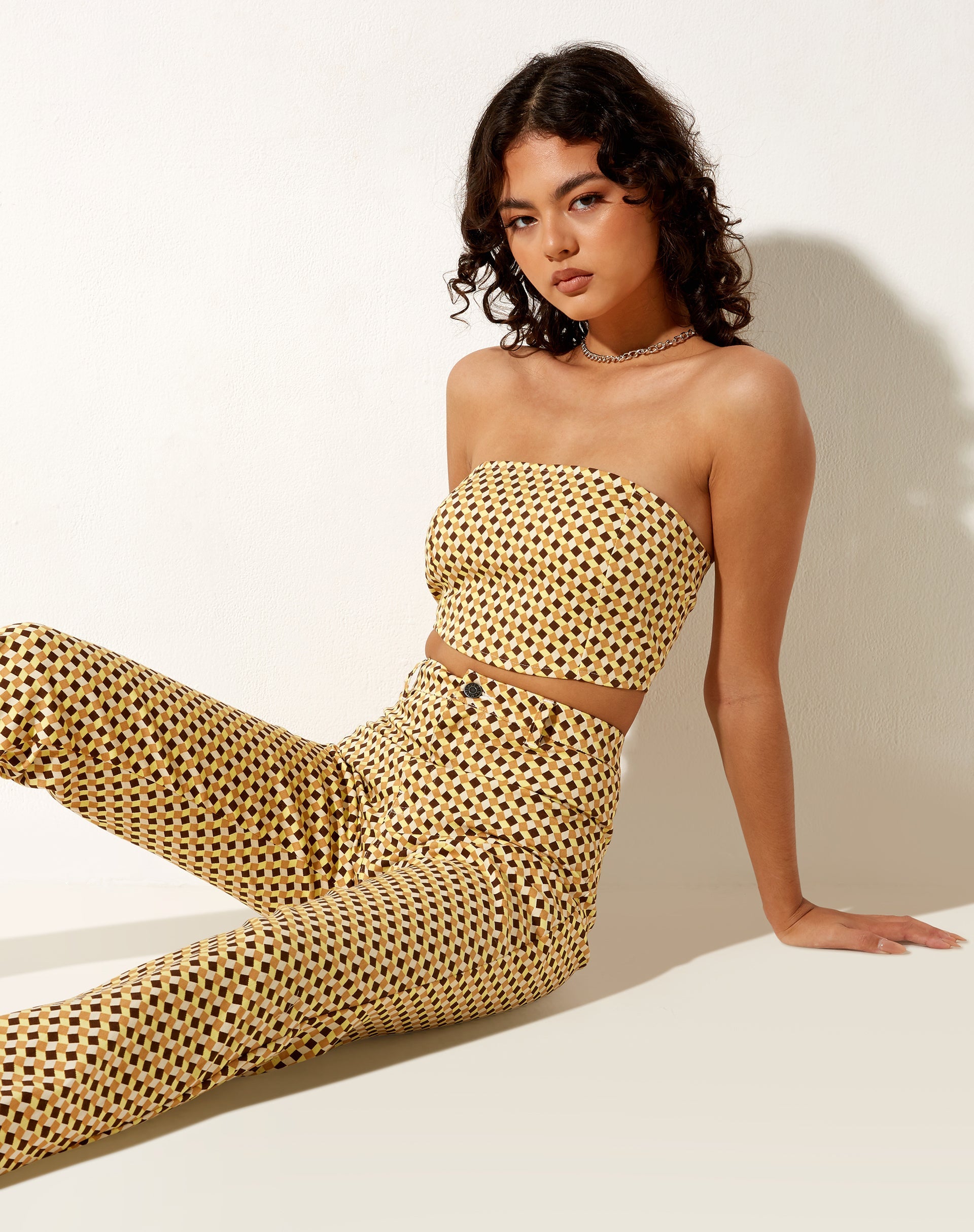 Immagine di Izara - Top con corsetto a scacchi ondulati giallo