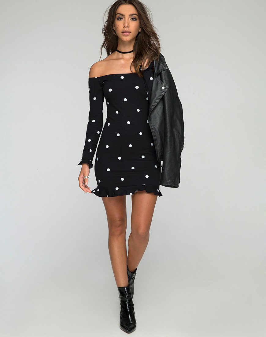 Immagine di Jazzie Off the Shoulder Dress in Polkadot Nero e Bianco