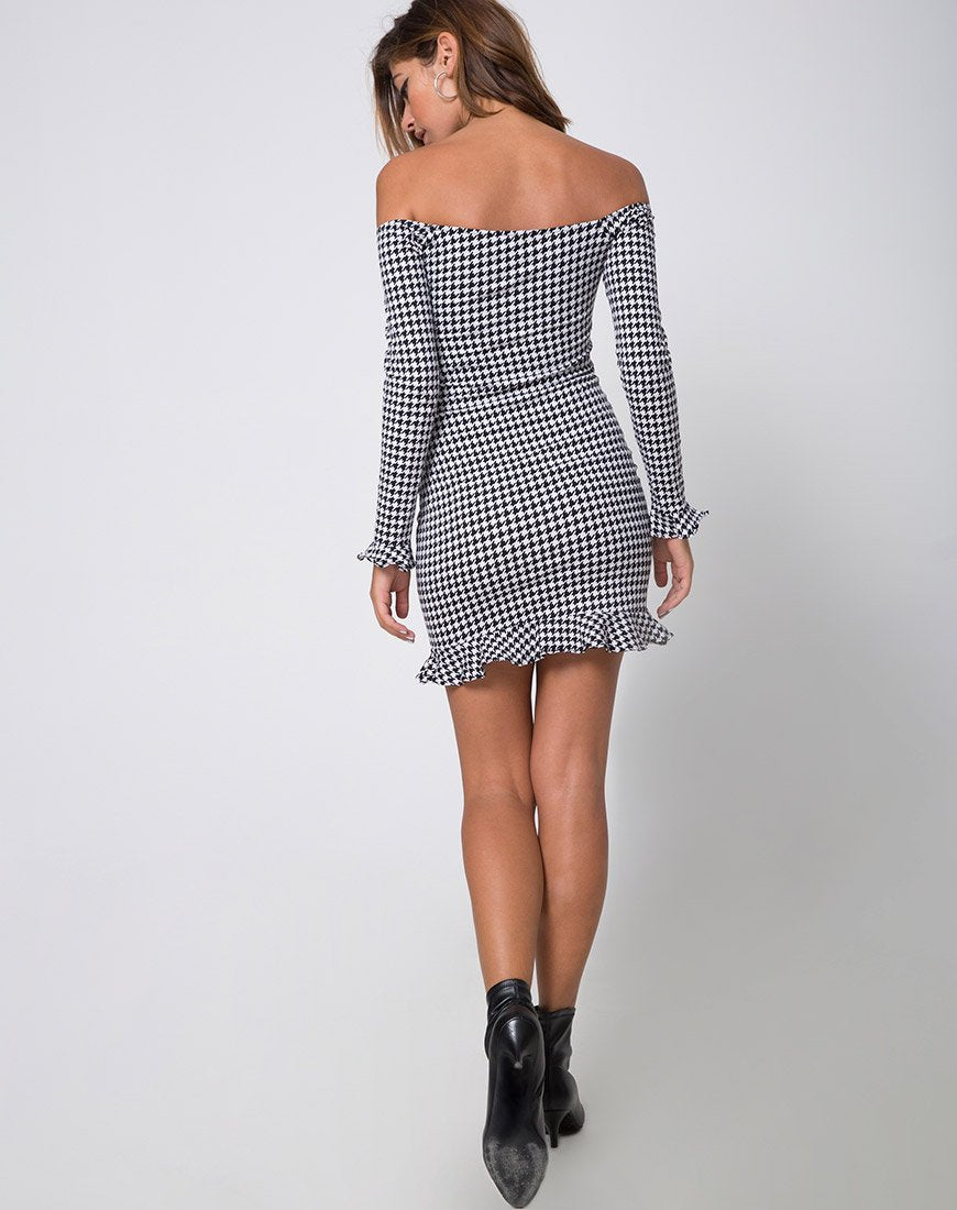 Immagine di Jazzie Off The Shoulder Dress in Dogtooth