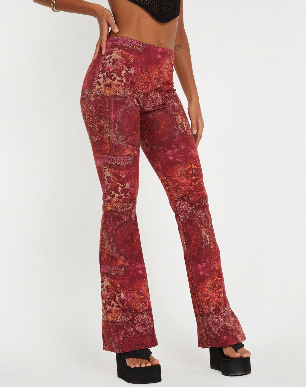 Jeevan - Pantaloni svasati in paisley astratto rosso