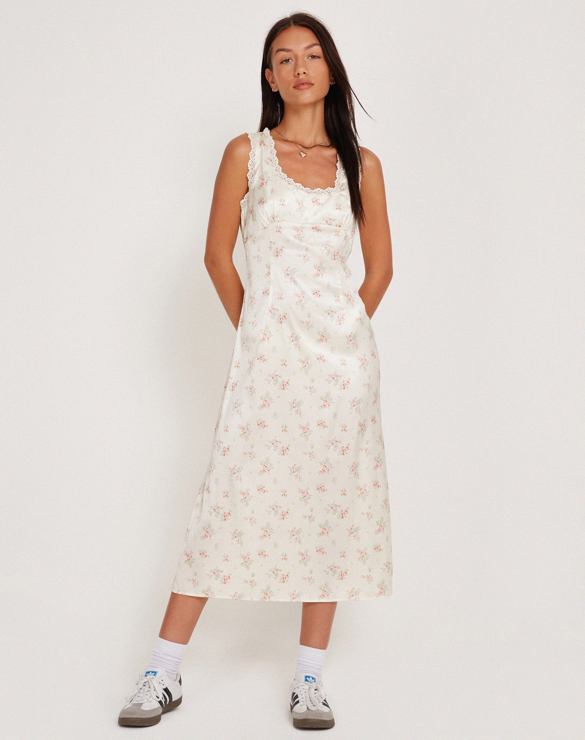 Immagine di Jinora Midi Dress in Raso Vintage Rose Garland