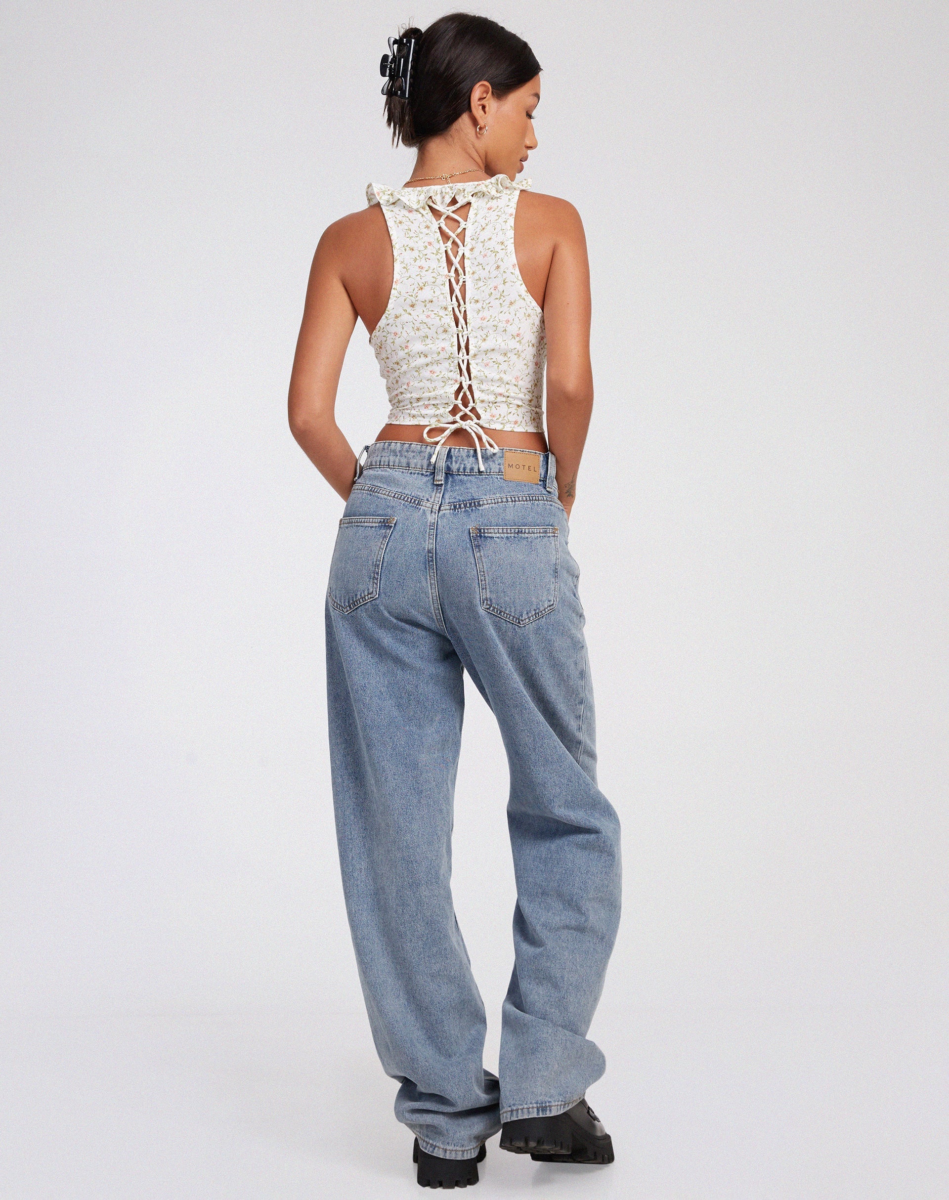 immagine di Julka Cami Top in Pretty Petal Ivory