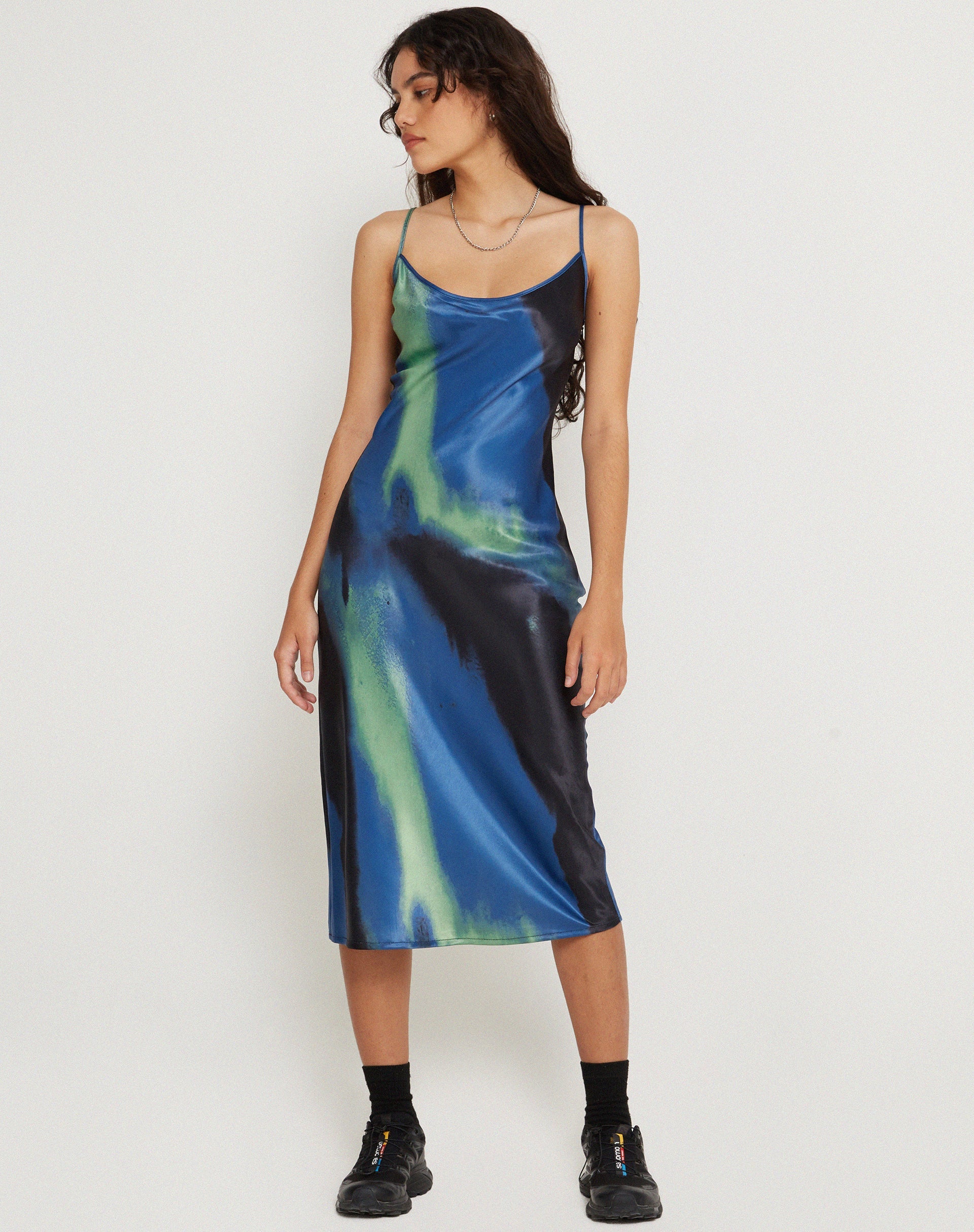 immagine di Juvina Midi Dress in Satin Watercolour Navy