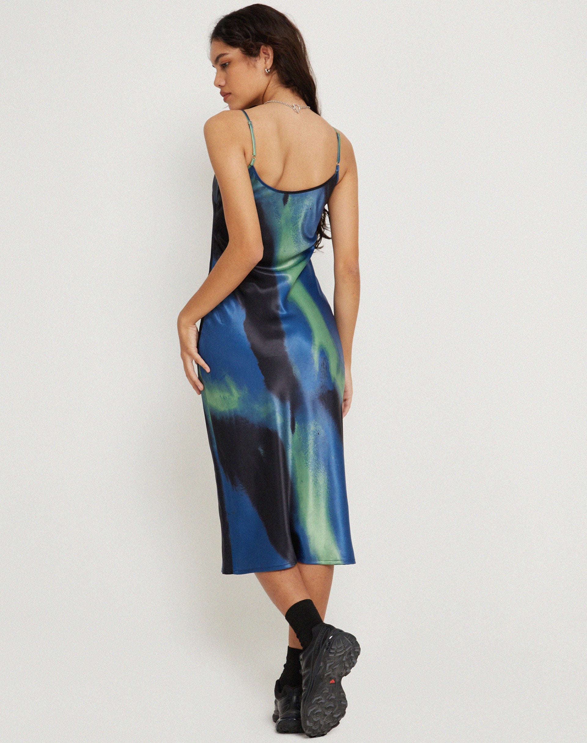 immagine di Juvina Midi Dress in Satin Watercolour Navy