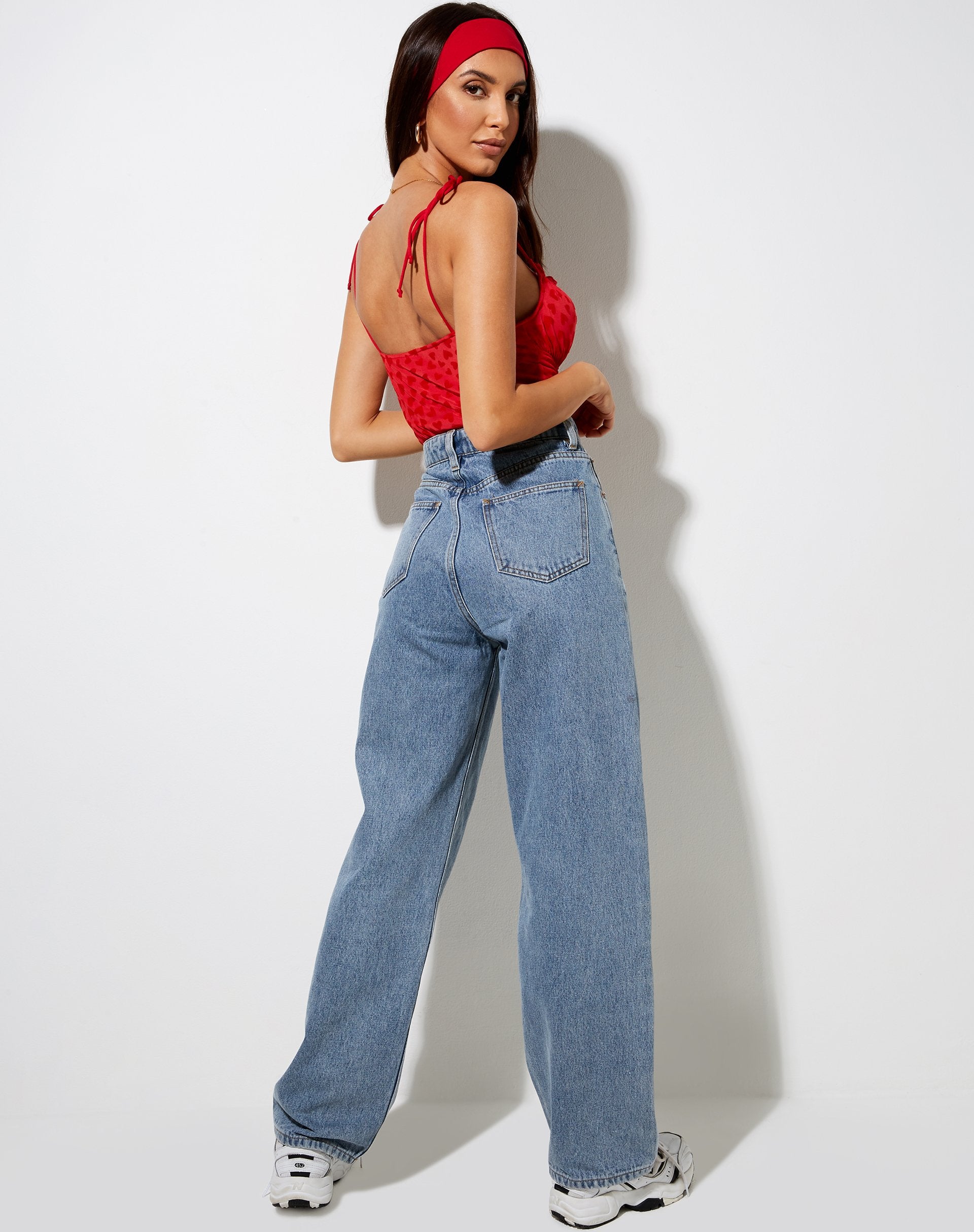 Immagine di Kalos Cami Top in maglia rossa Red Heart Flock