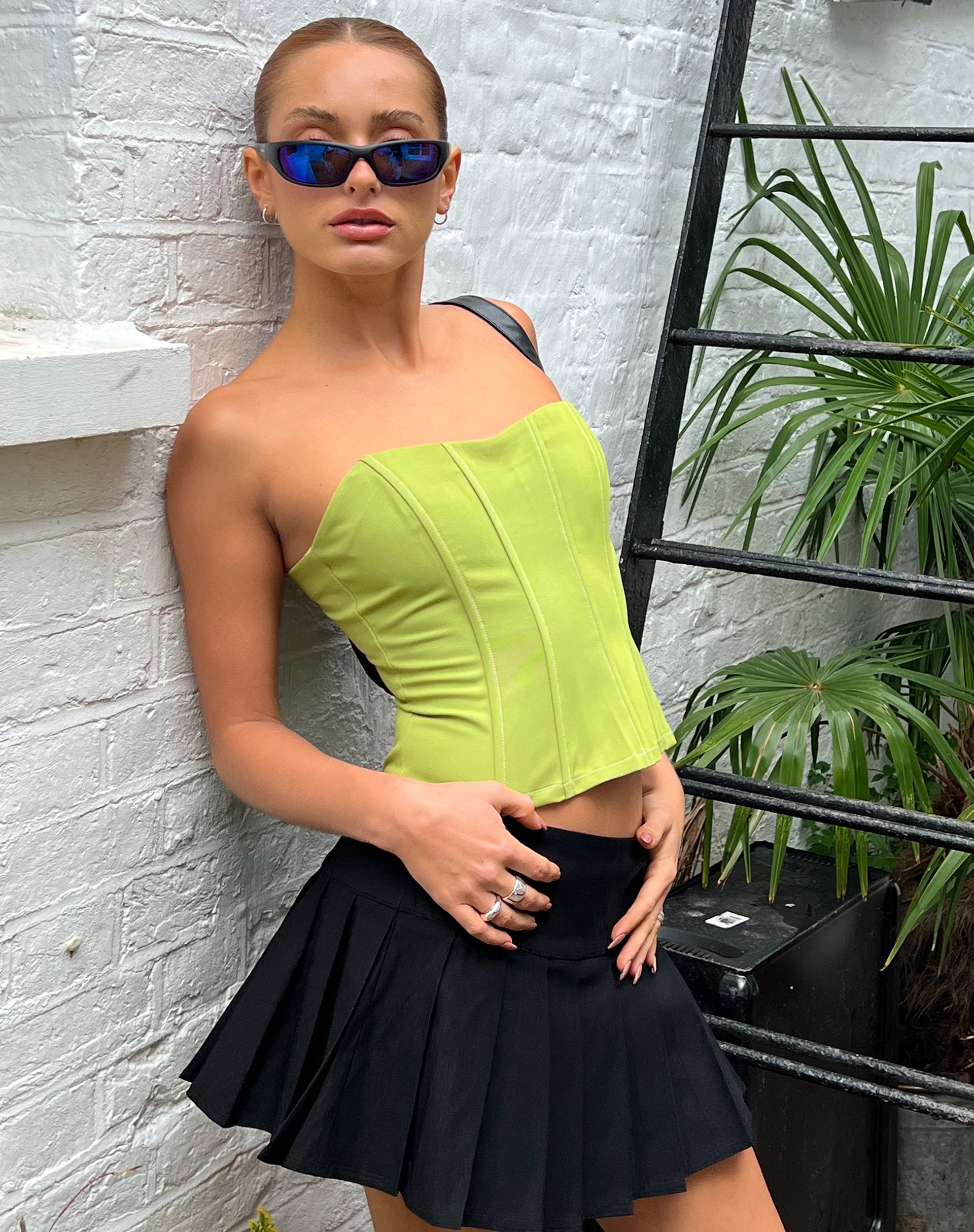 immagine di Kansa Corset Top in verde pera con punto bianco