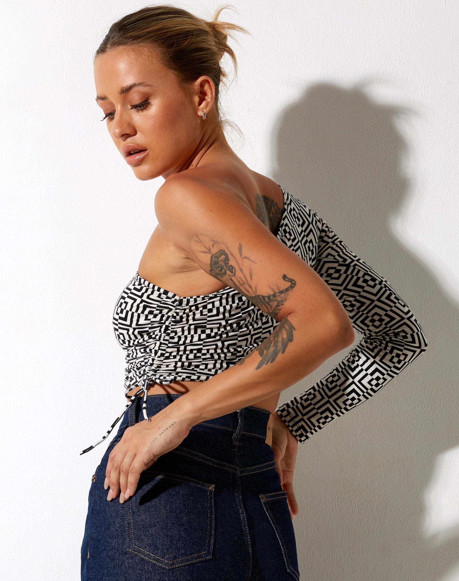 Immagine di Karine Crop Top in Optic Square Bianco e Nero