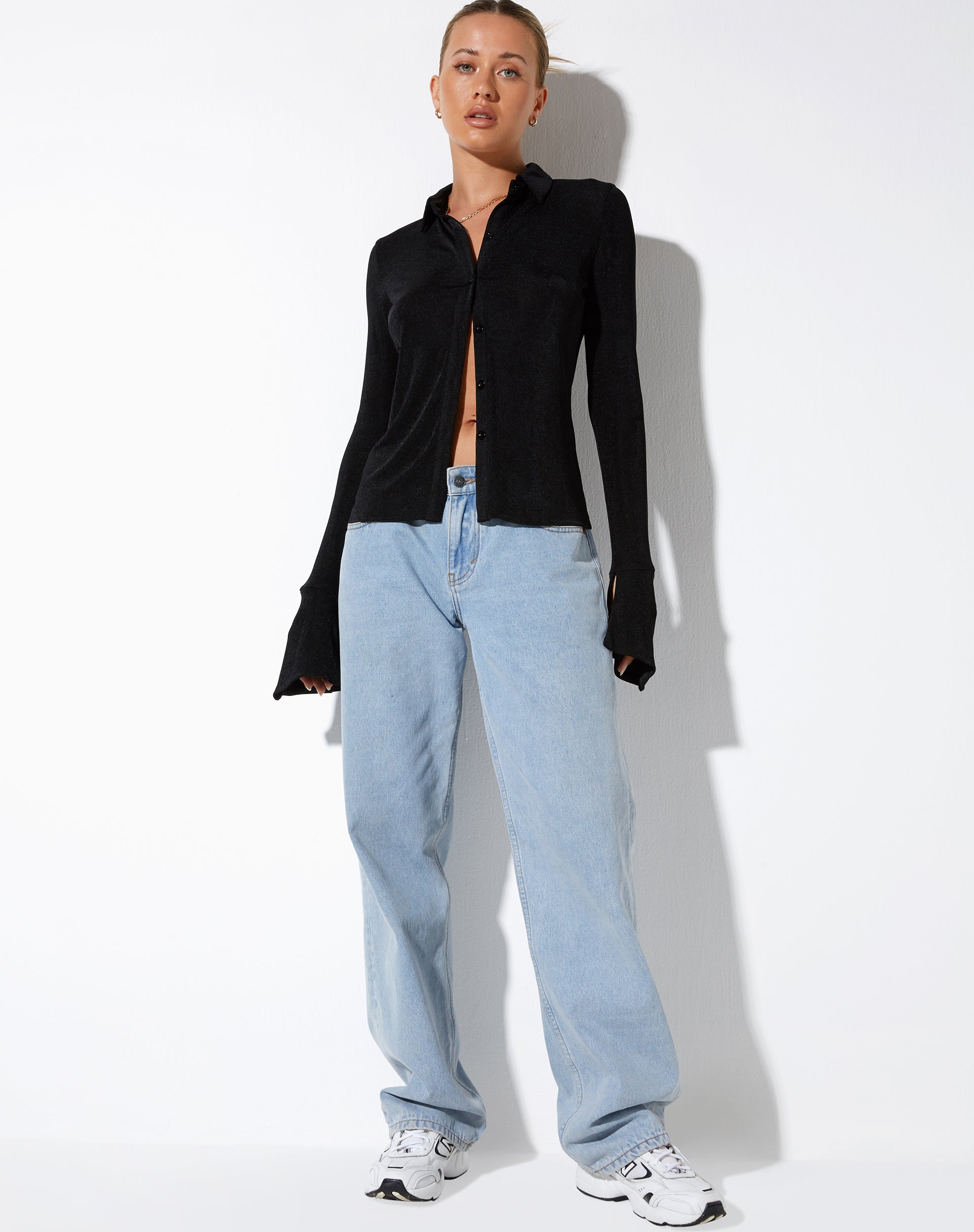 immagine della camicia Keani in crepe nero