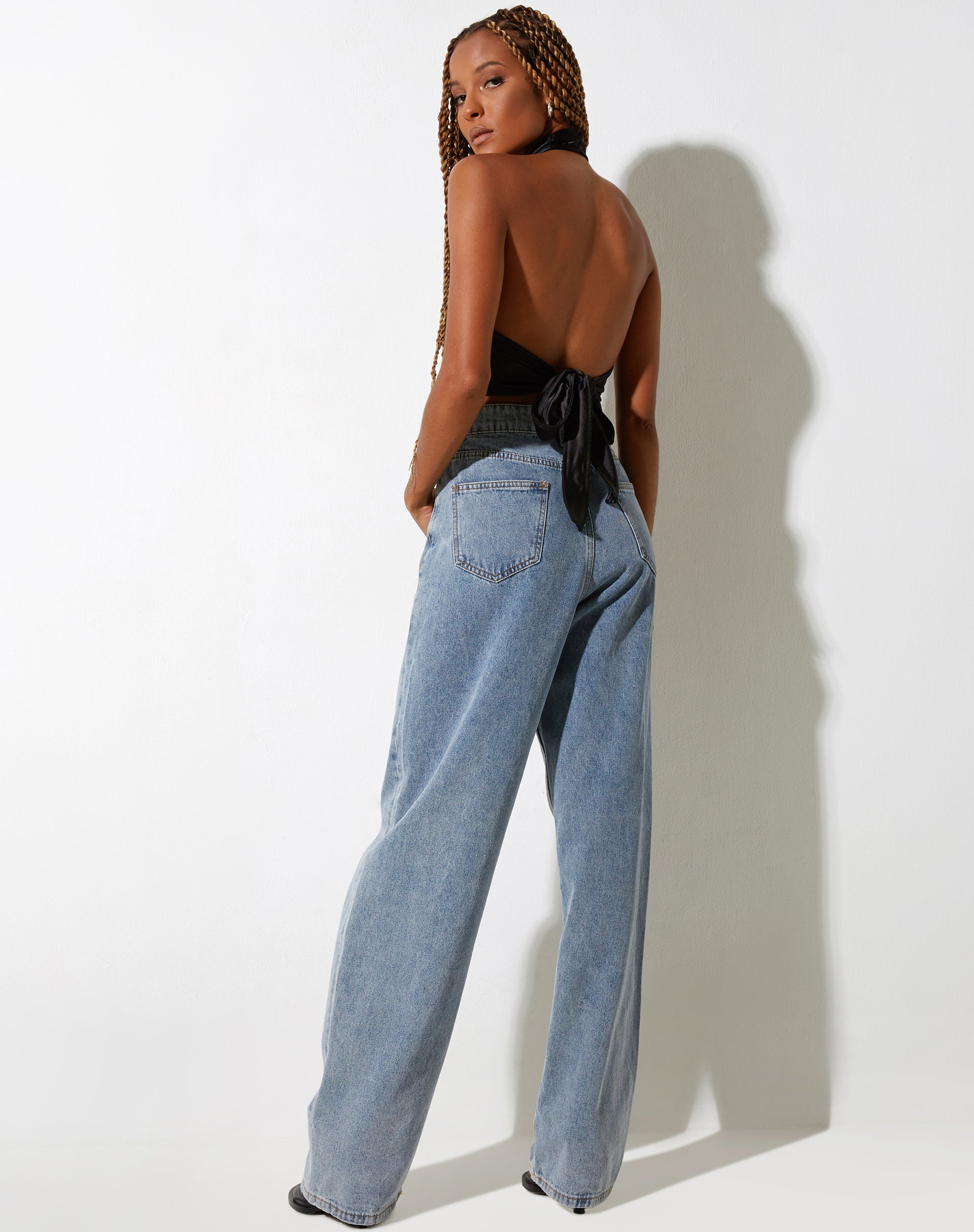 Immagine di Keiza Crop Top in raso nero