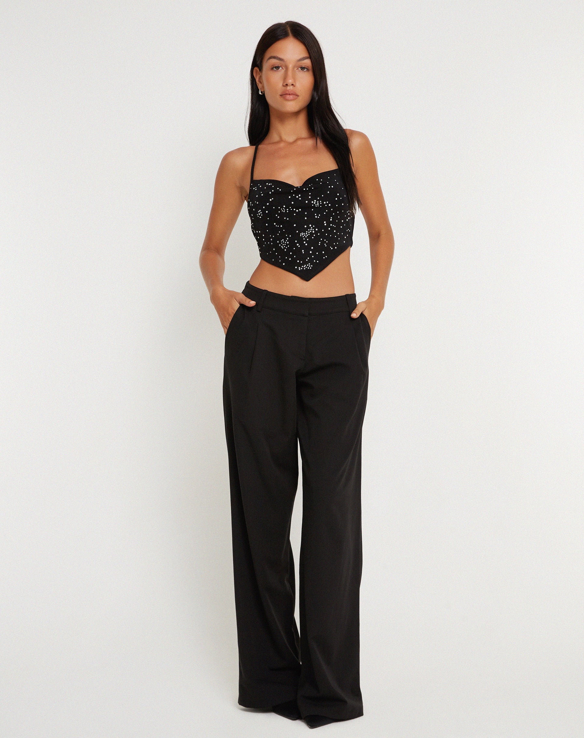 immagine di Ketida Crop Top con scollo a mezzaluna in diamante nero