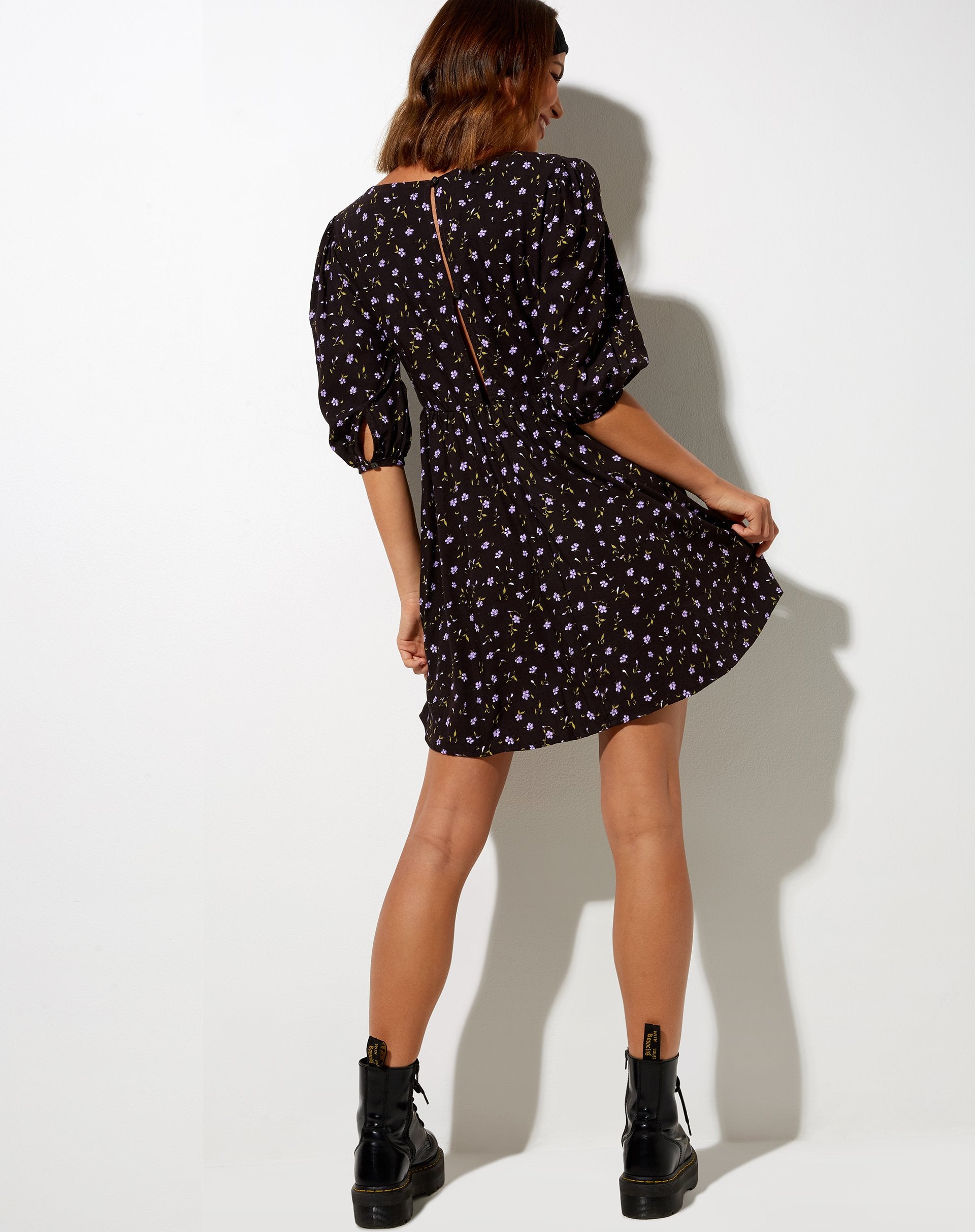 Immagine di Kezie Skater Dress in Pretty Petal Caffè e Viola
