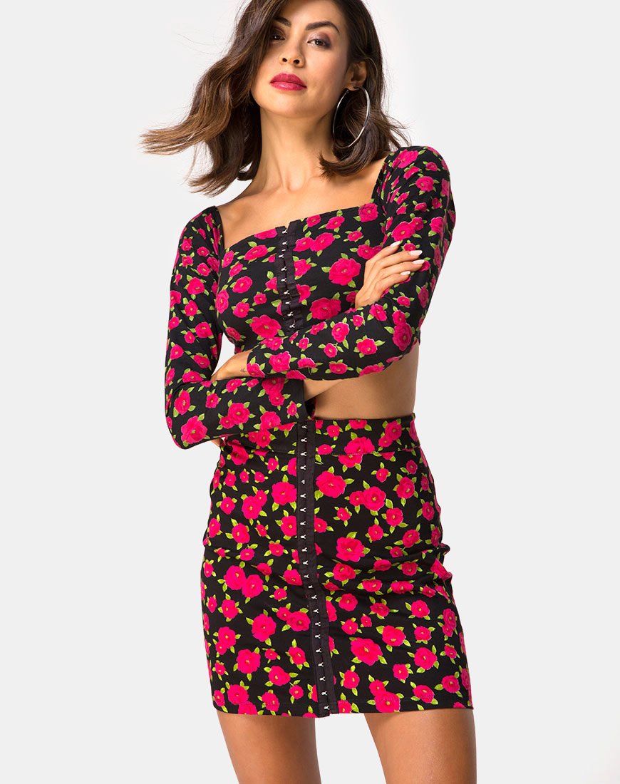 Gonna Kimmock in Red Bloom