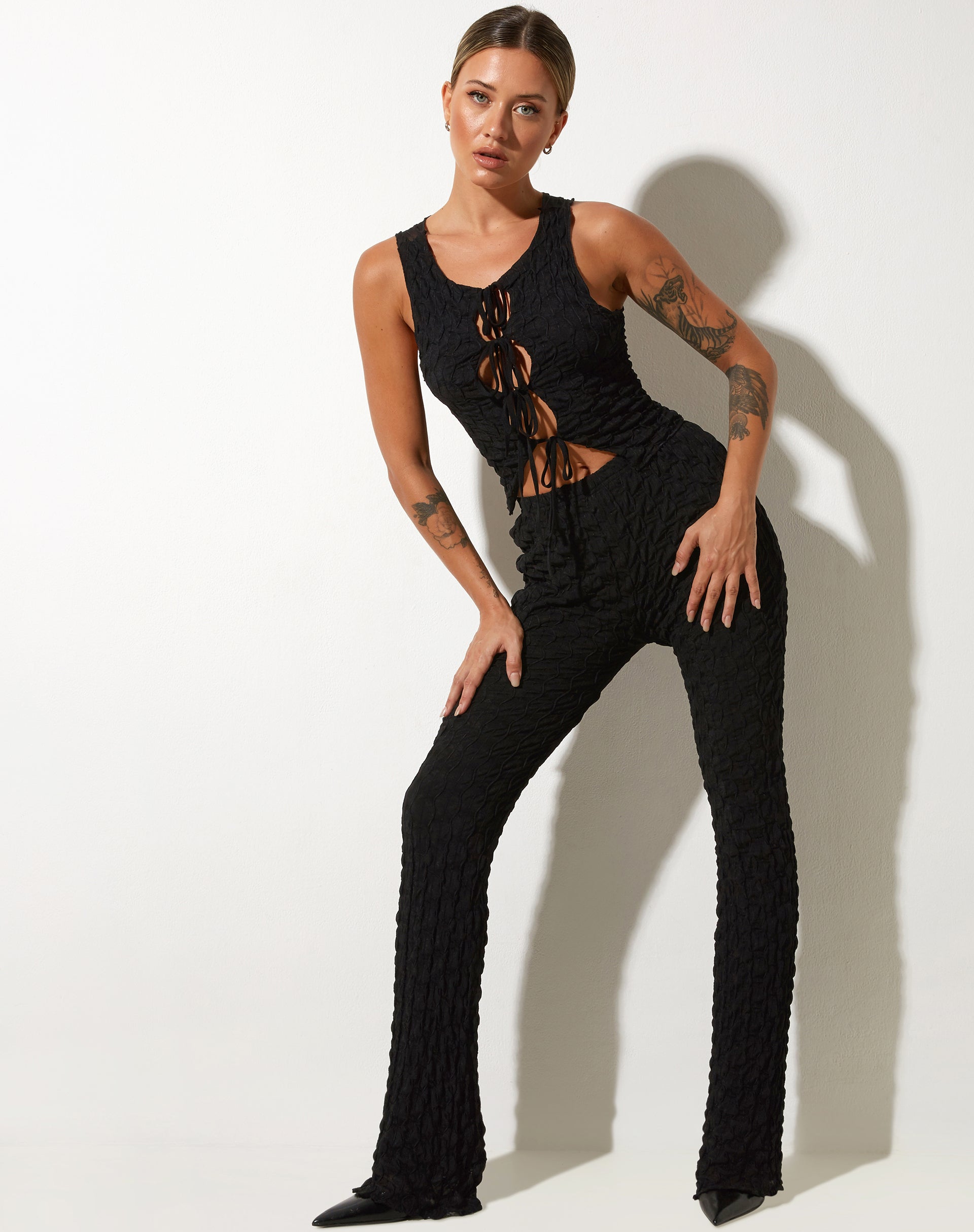 immagine di Kinara Top in maglia a righe nera