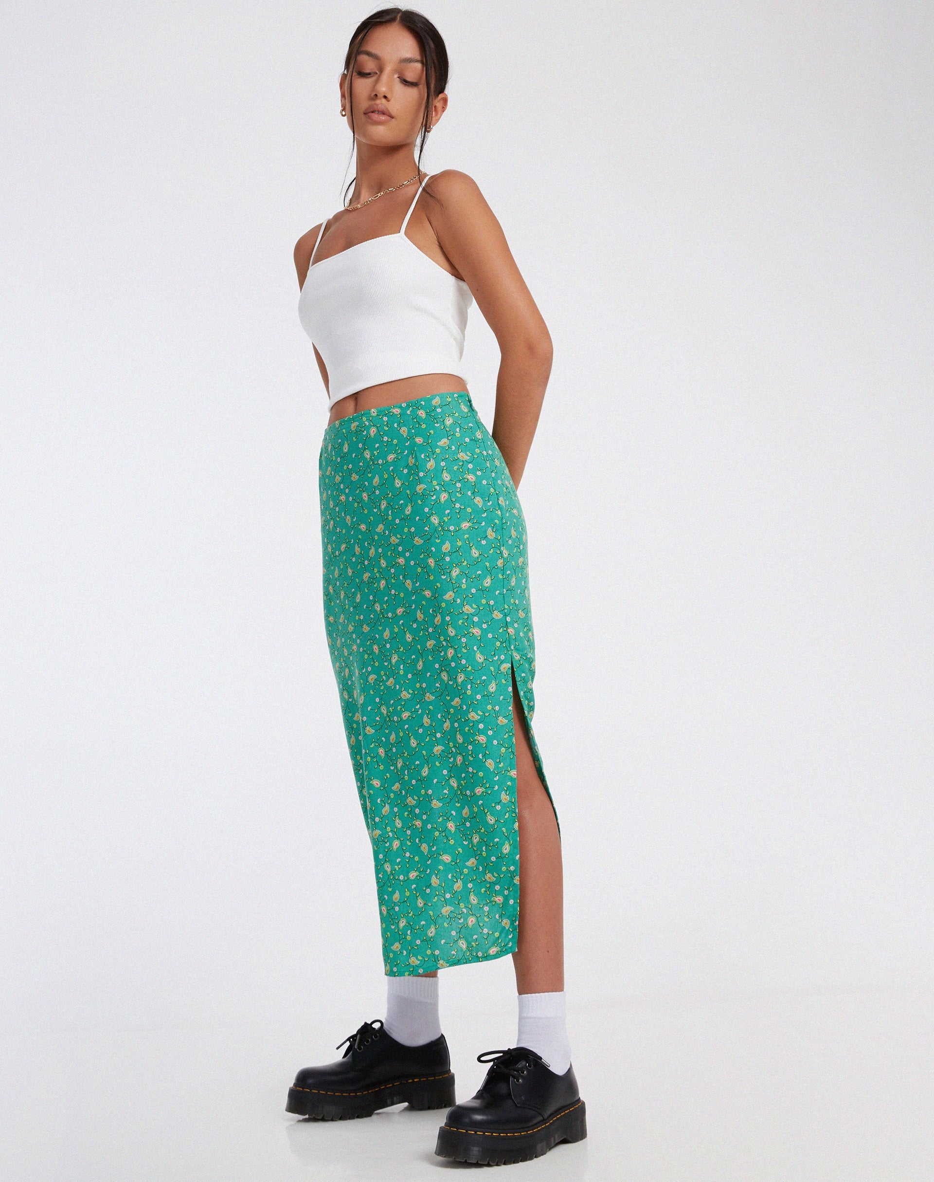 Immagine di Kindra Midi Skirt in Paisley Fun Green