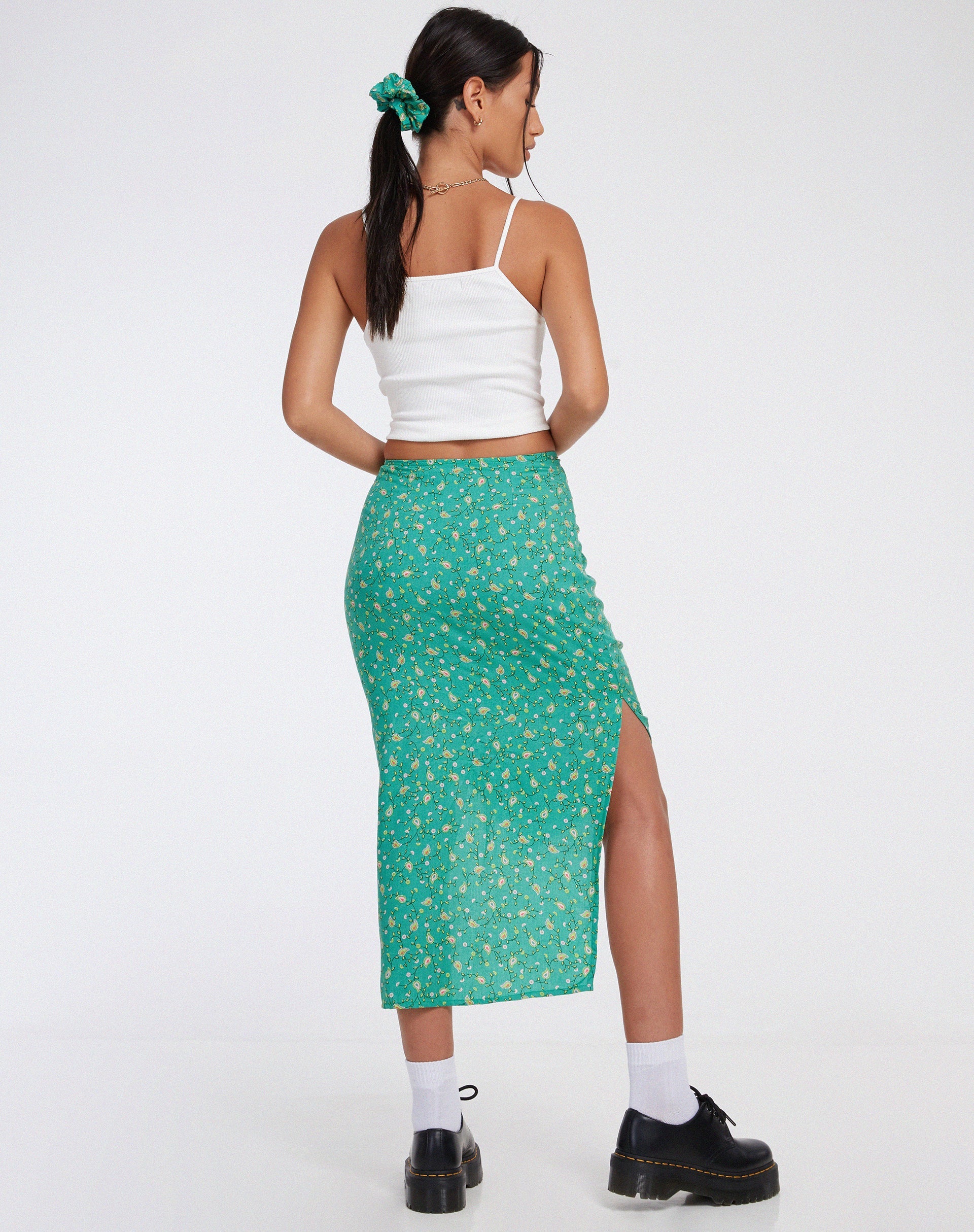 Immagine di Kindra Midi Skirt in Paisley Fun Green