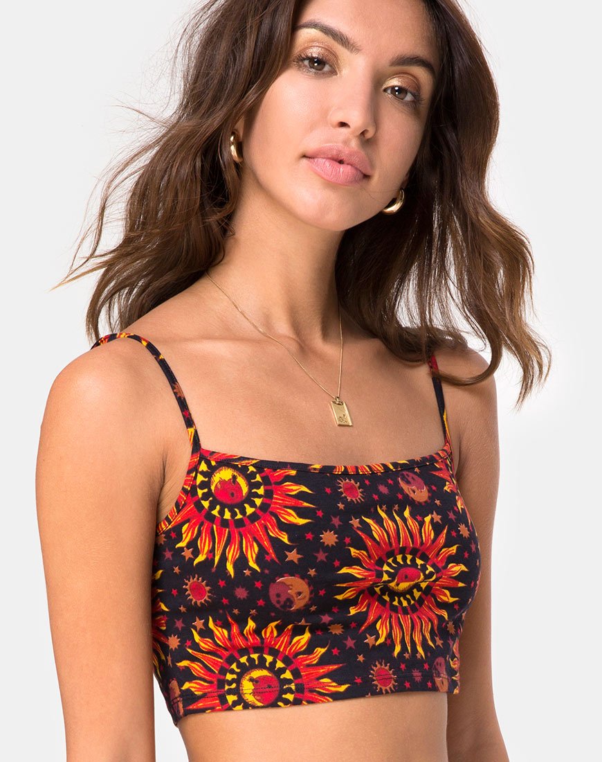 Immagine di Kini Crop Top in Hot Sun X Princess Polly