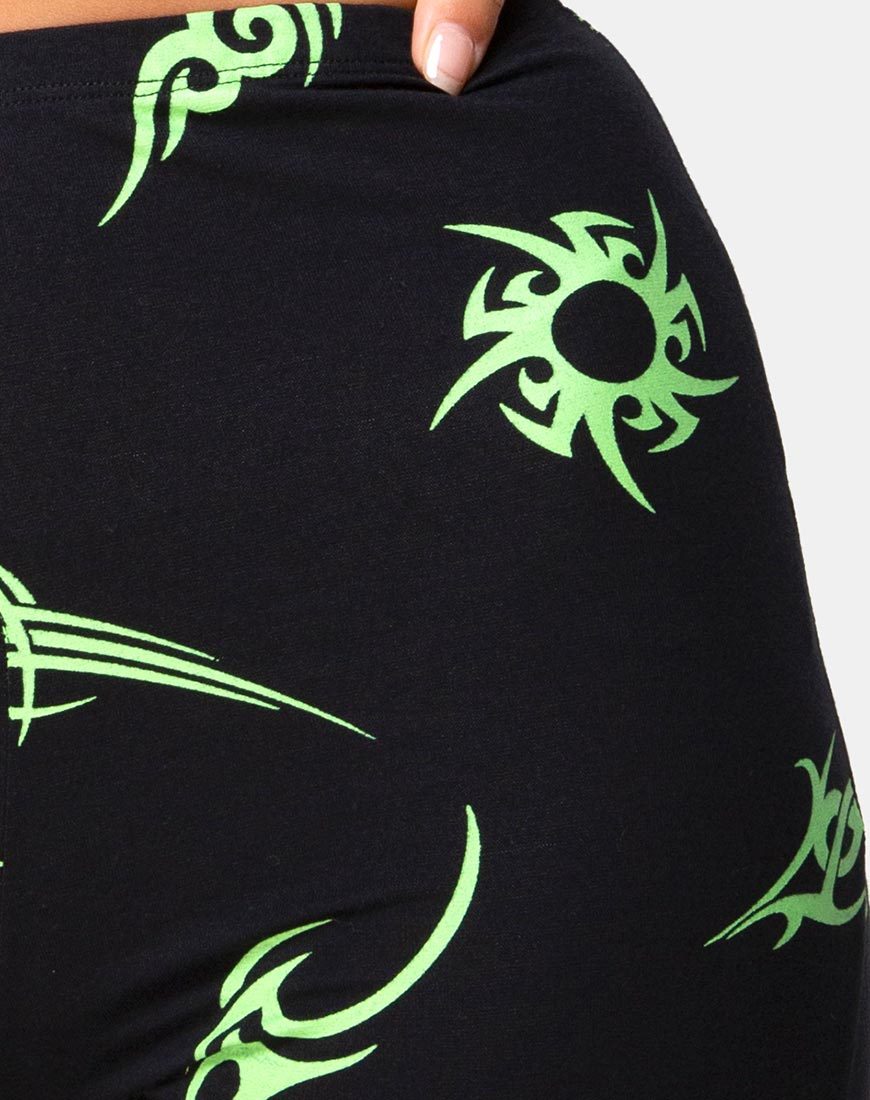 Immagine di Cycle Short in nero con ripetizione tribale