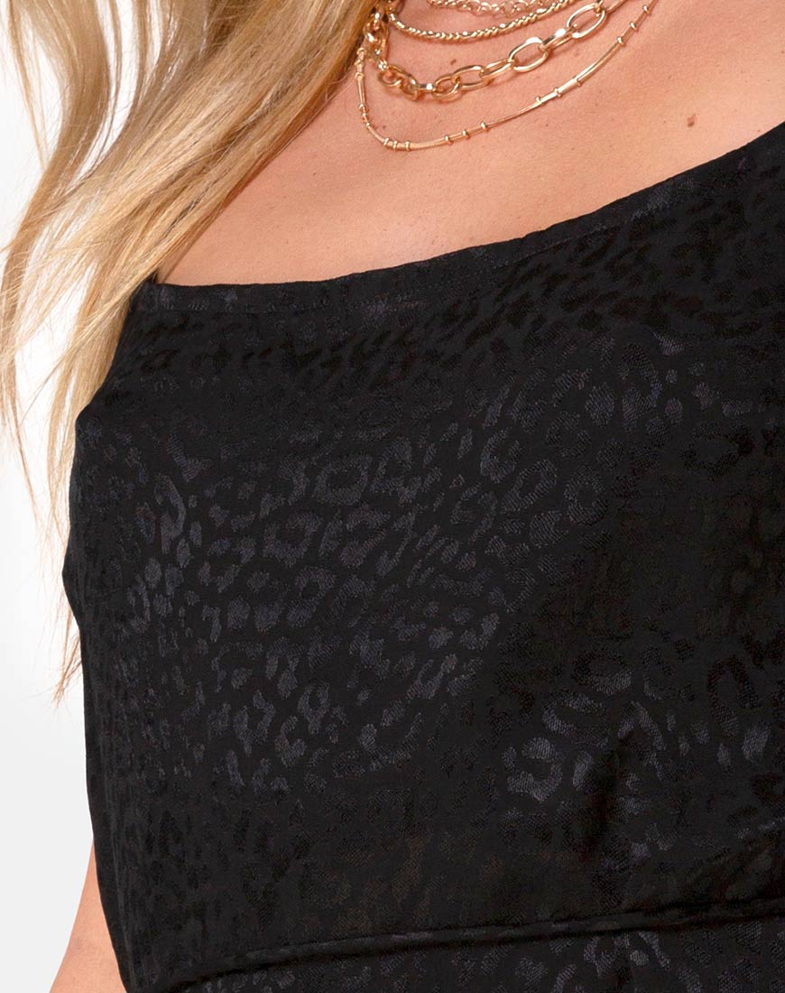 Immagine del vestito Kinley in raso nero ghepardo
