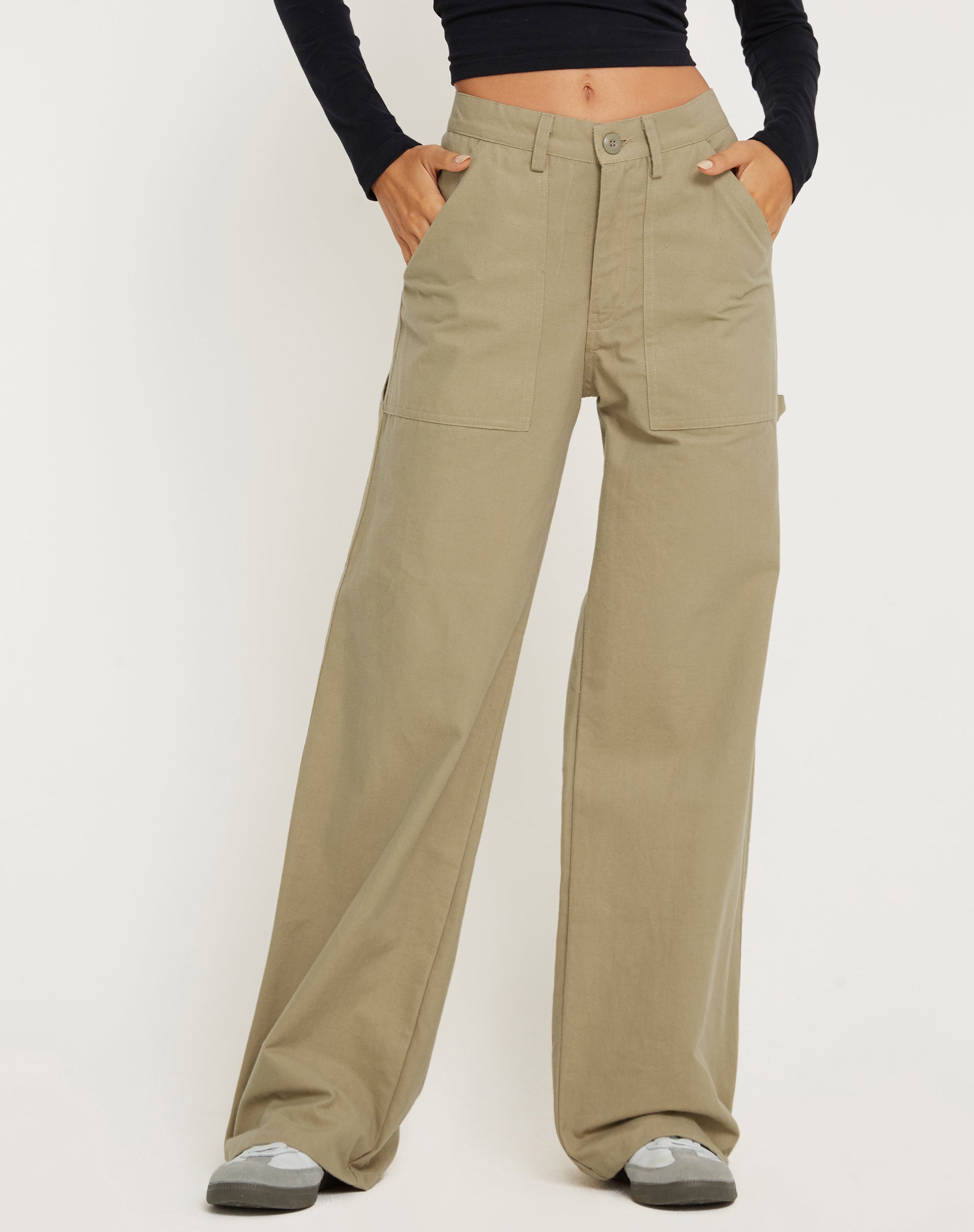 immagine del pantalone a gamba larga Kusnaedi in pietra