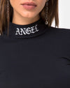 Nero con ricamo a forma di angelo
